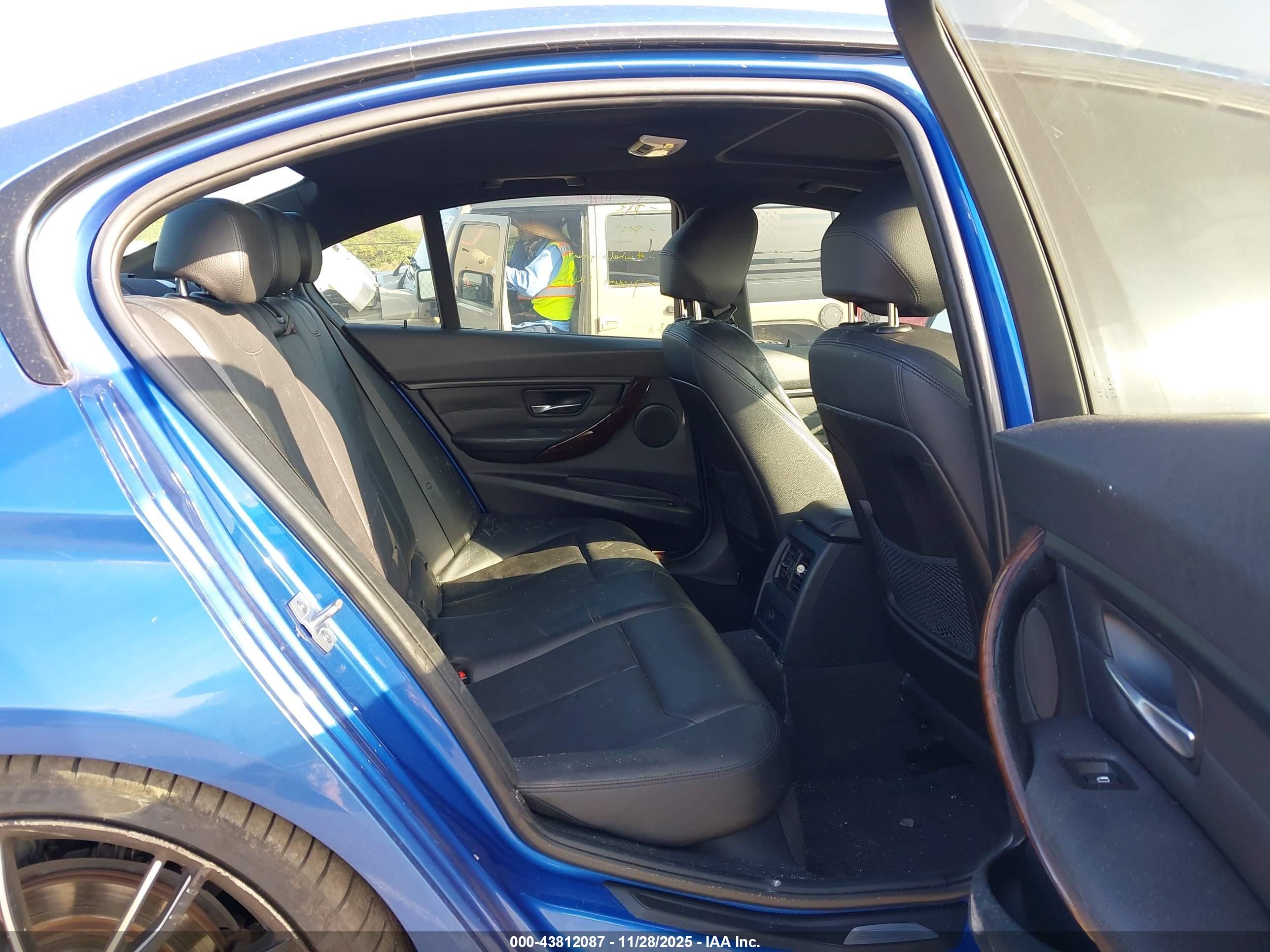 BMW 328I image 8