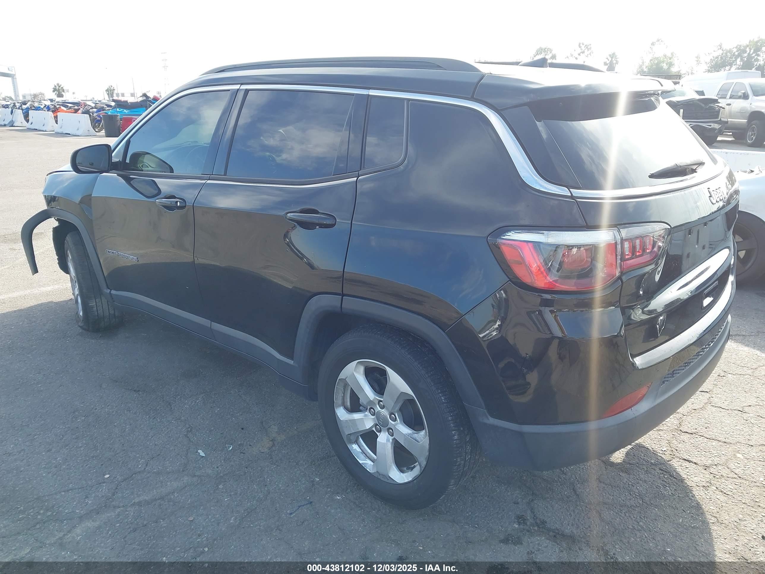 JEEP COMPASS image 3