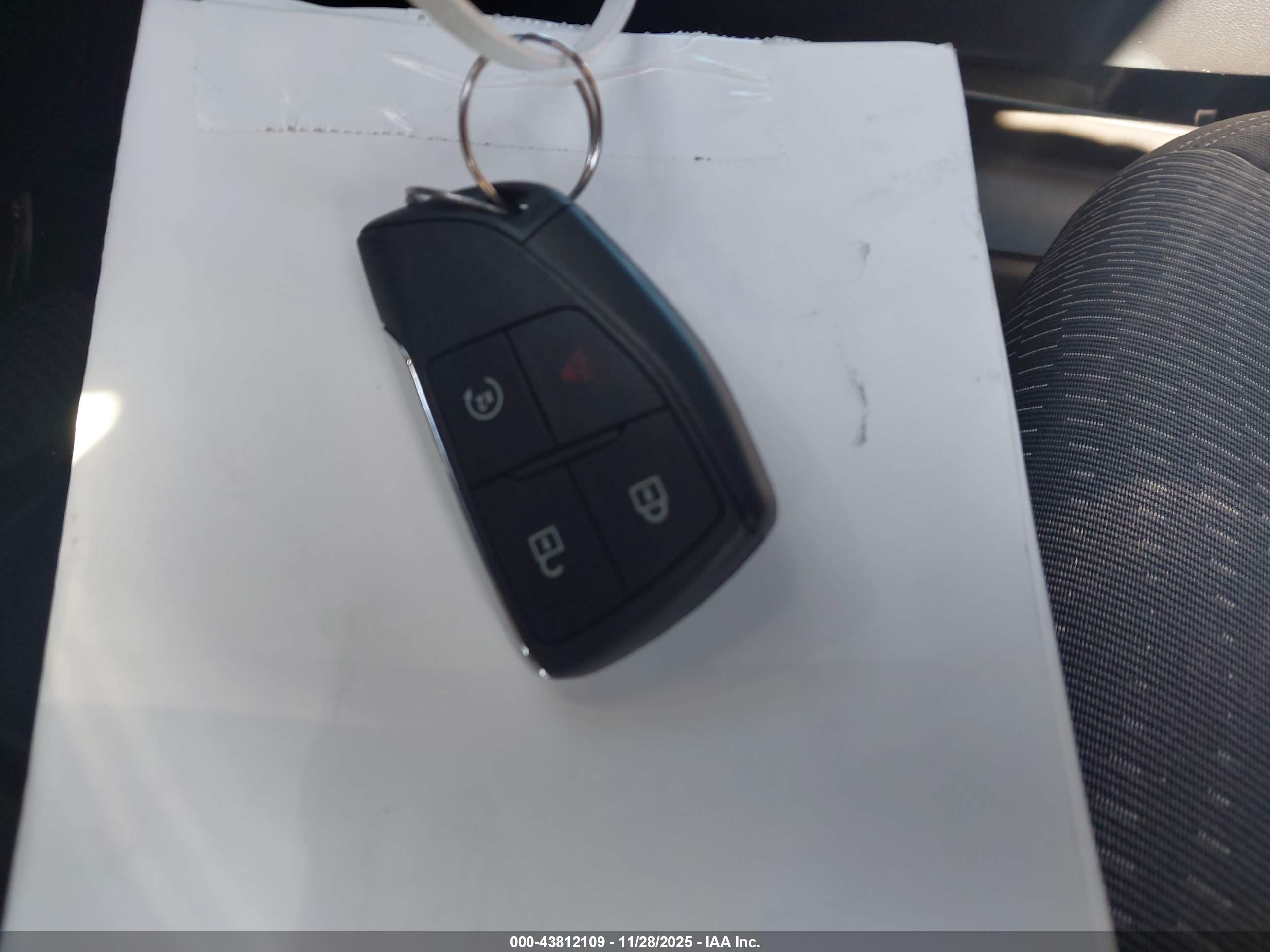 CHEVROLET EQUINOX image 11