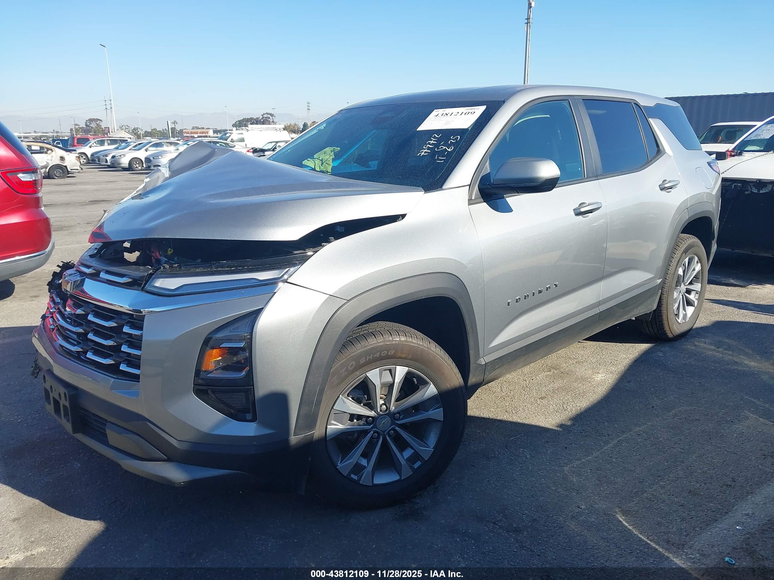 CHEVROLET EQUINOX image 2