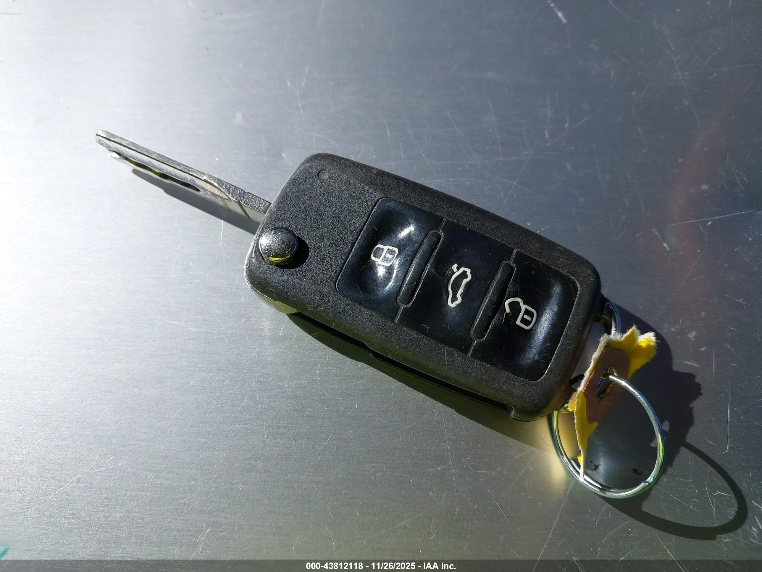 VOLKSWAGEN EOS image 11