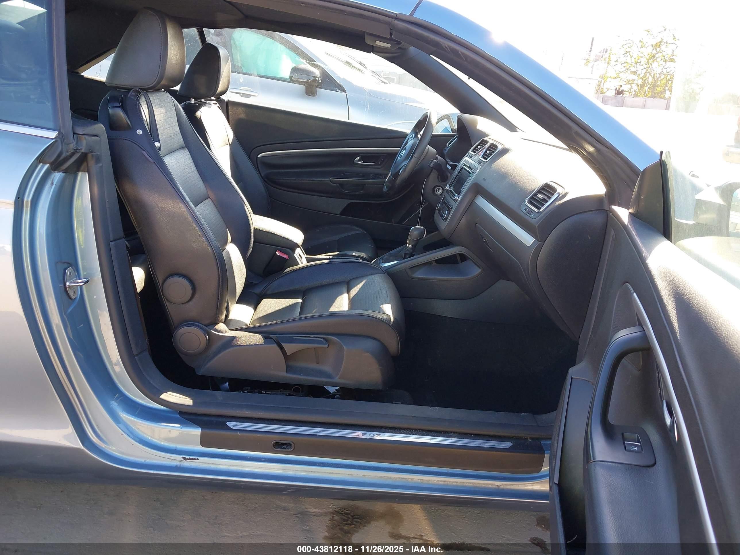 VOLKSWAGEN EOS image 5