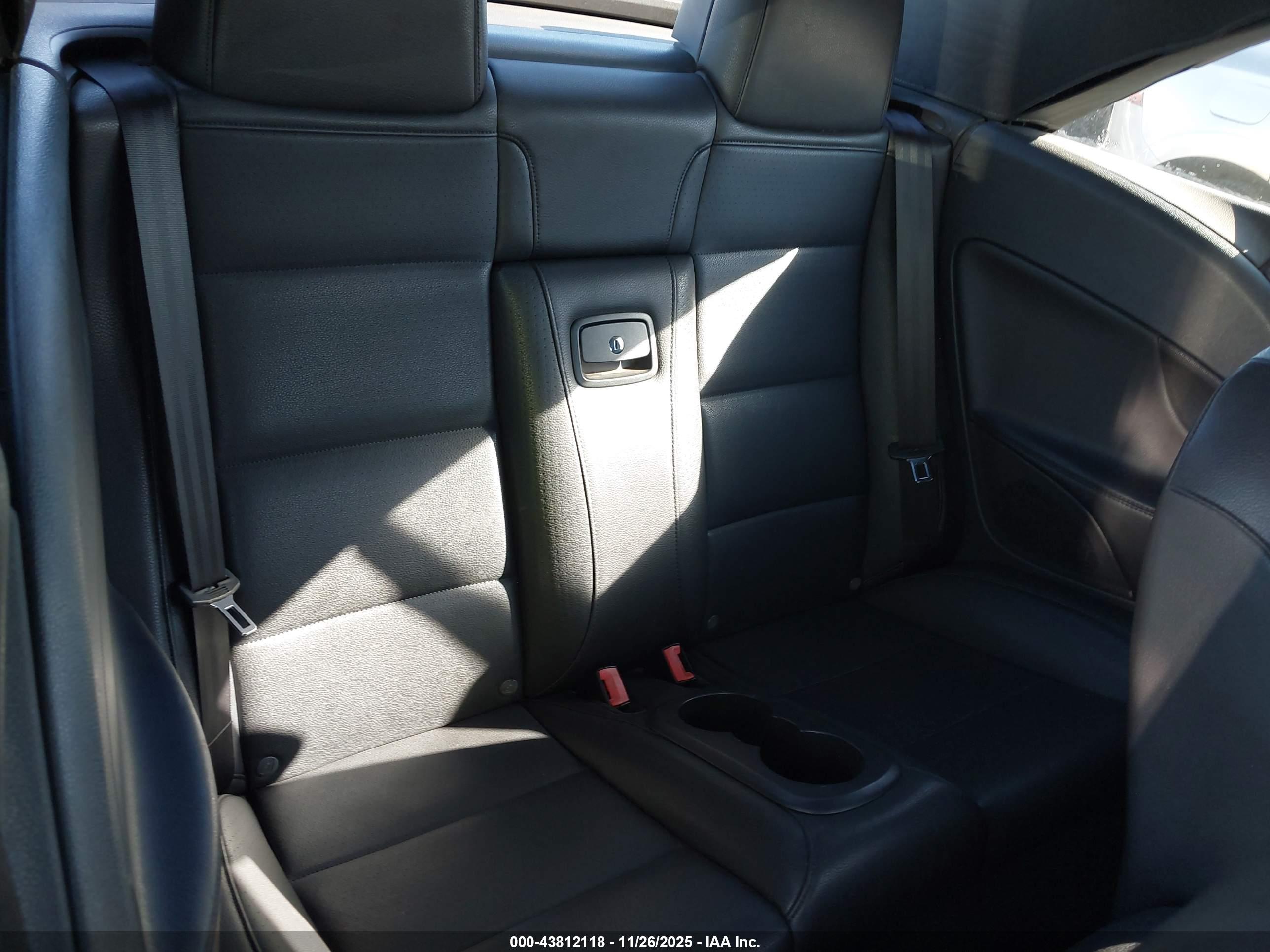 VOLKSWAGEN EOS image 8