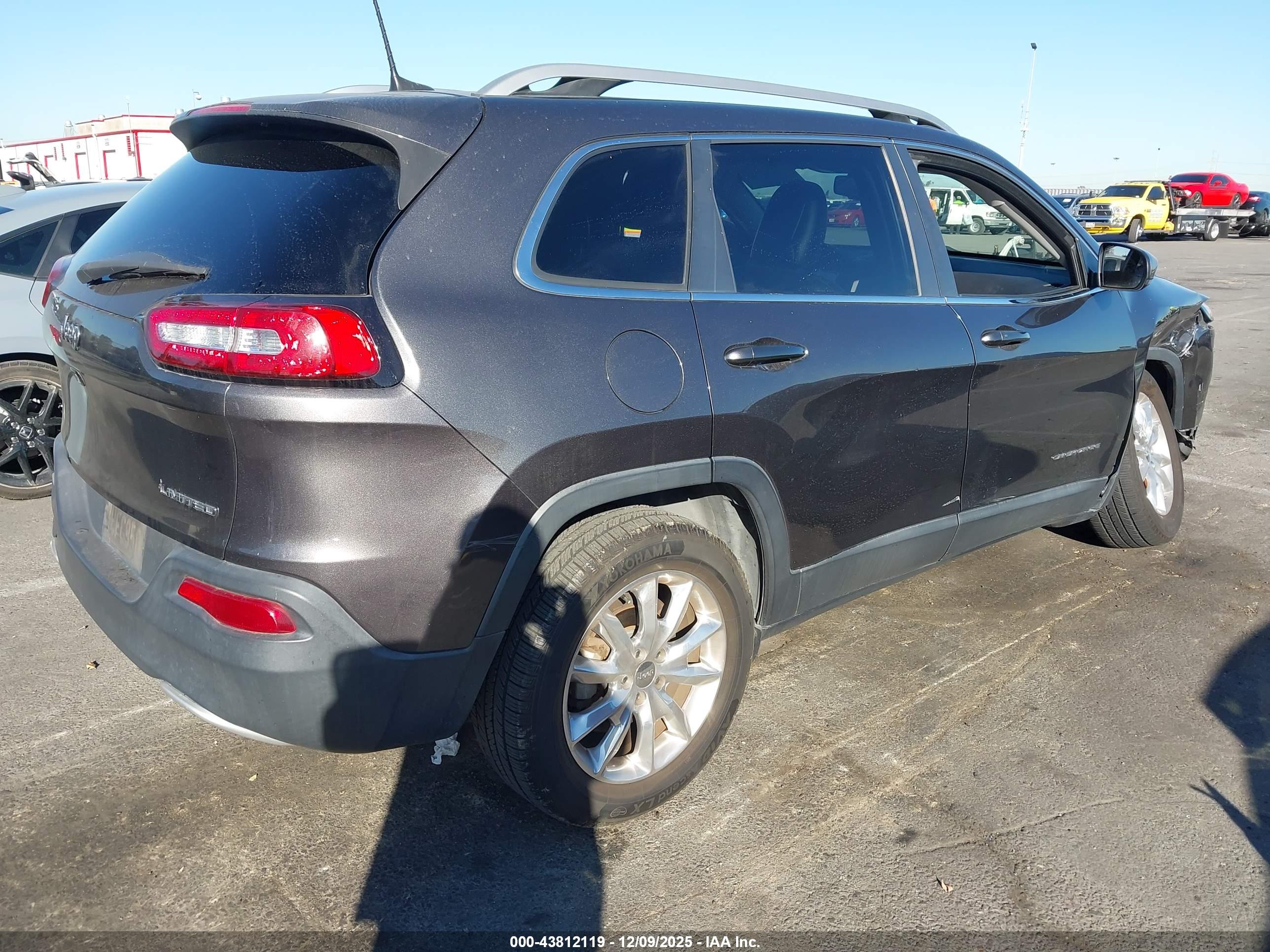 JEEP CHEROKEE image 4