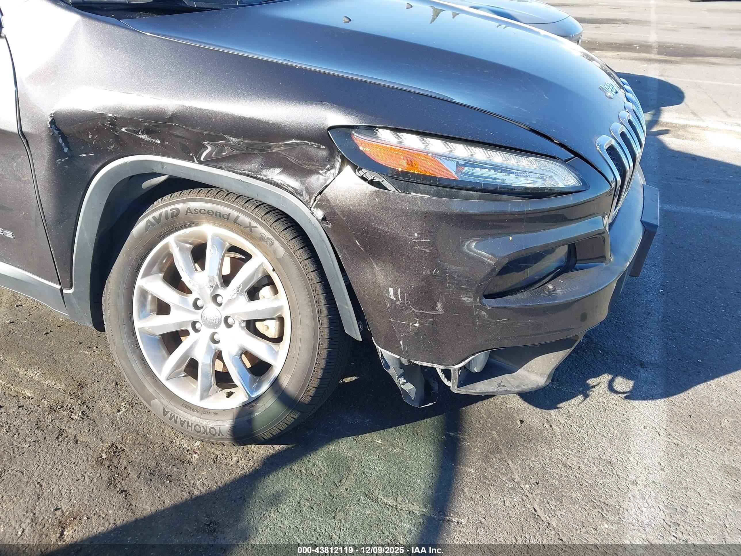 JEEP CHEROKEE image 6