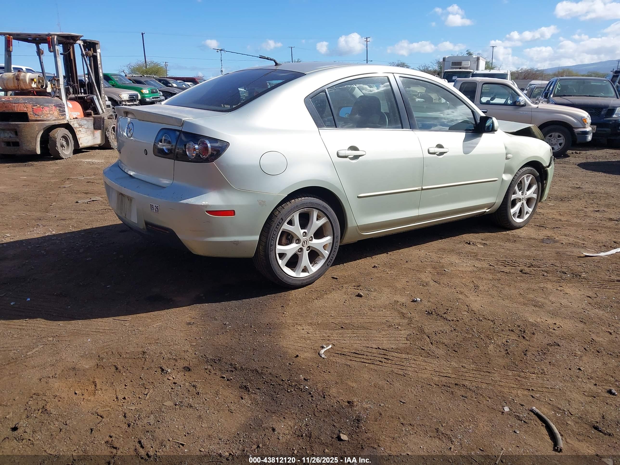 MAZDA MAZDA3 image 4