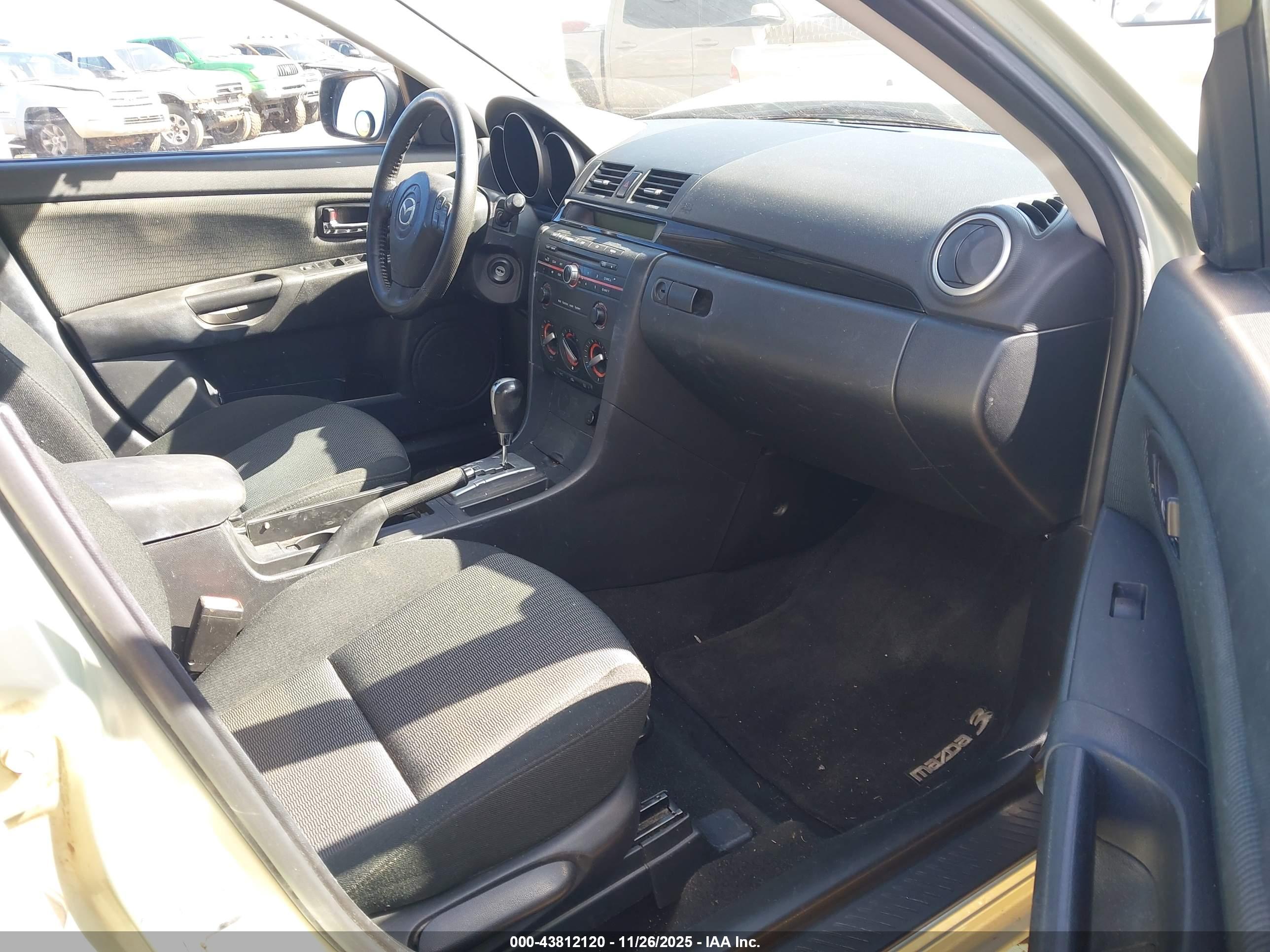 MAZDA MAZDA3 image 5