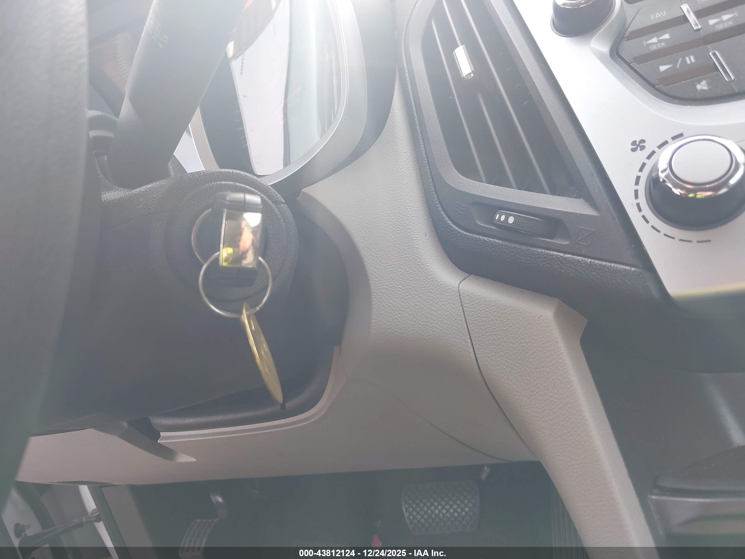 CHEVROLET EQUINOX image 11