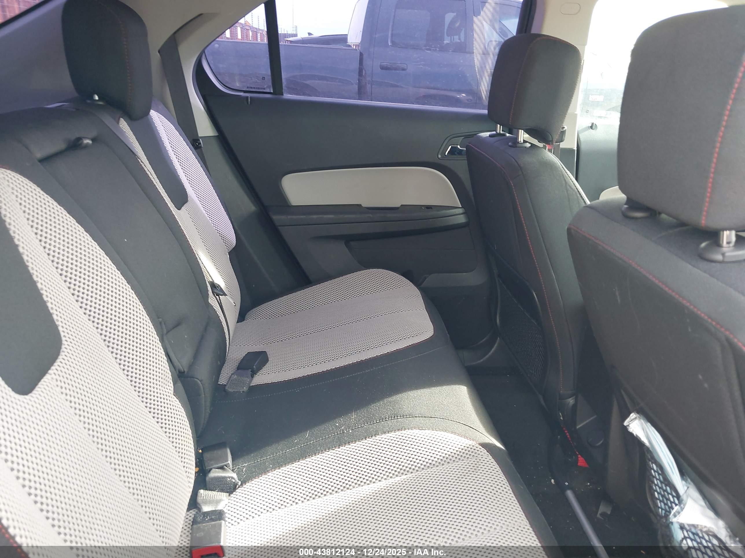 CHEVROLET EQUINOX image 8