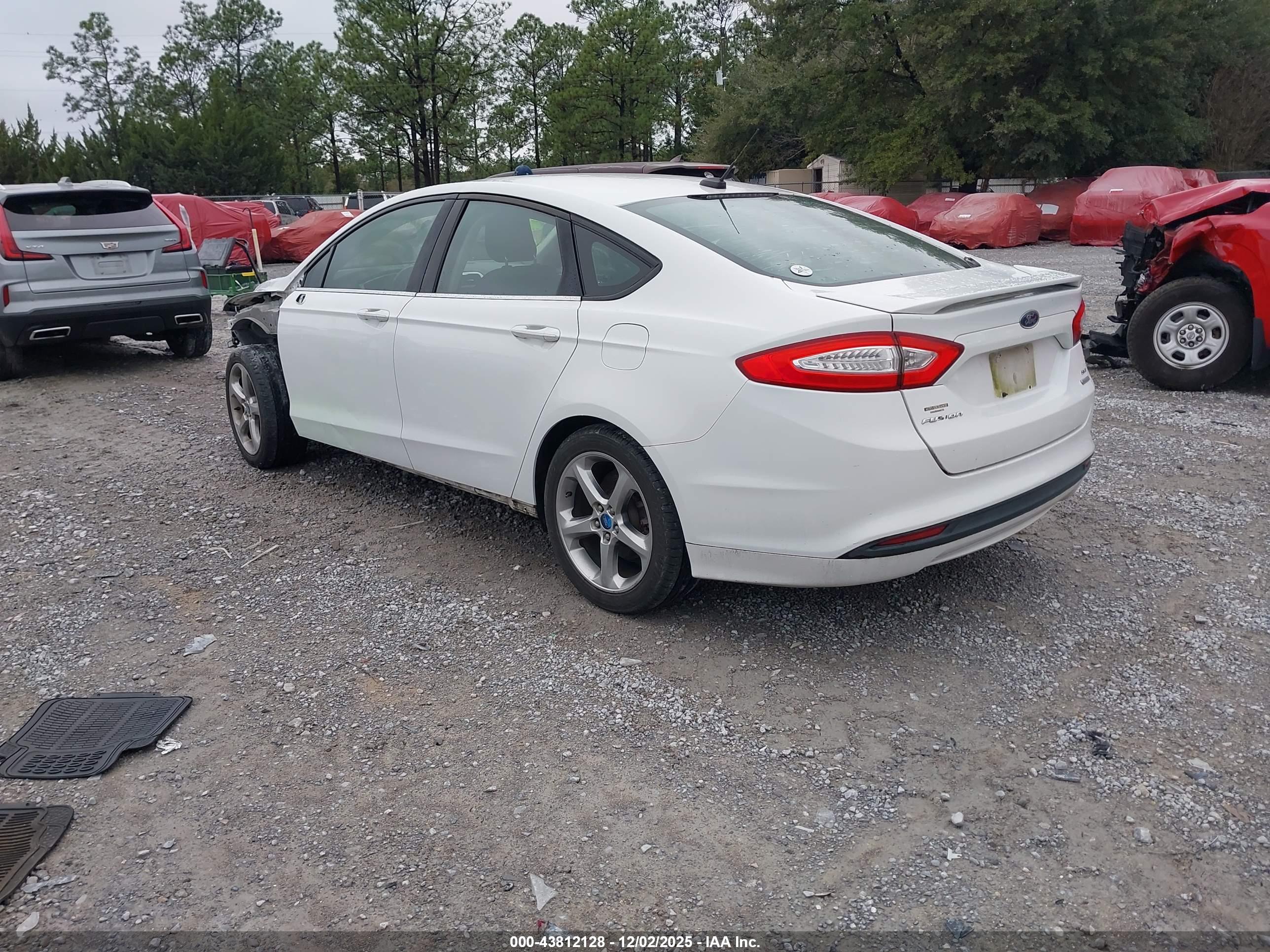 FORD FUSION image 3