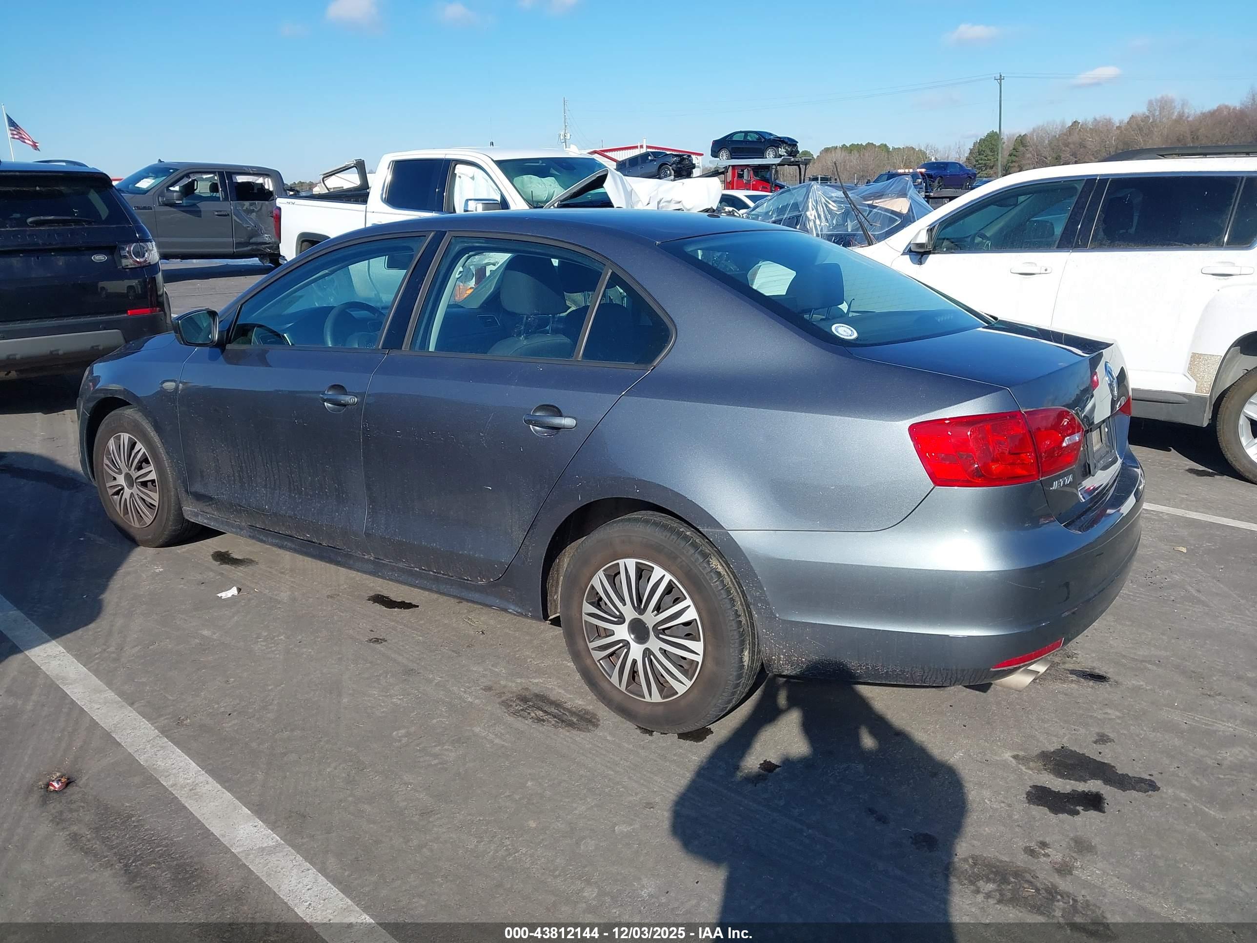 VOLKSWAGEN JETTA image 3