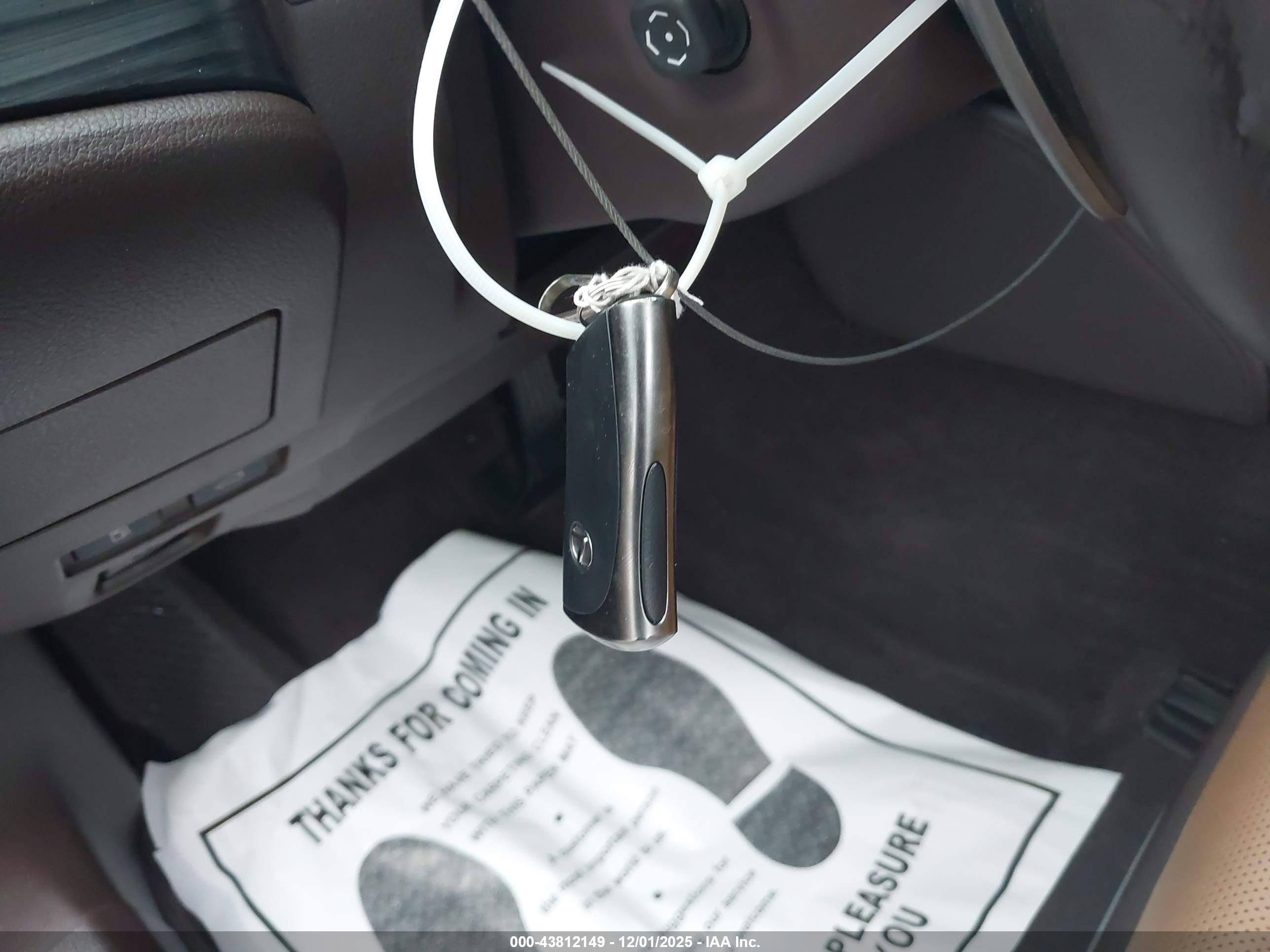 LEXUS ES image 11