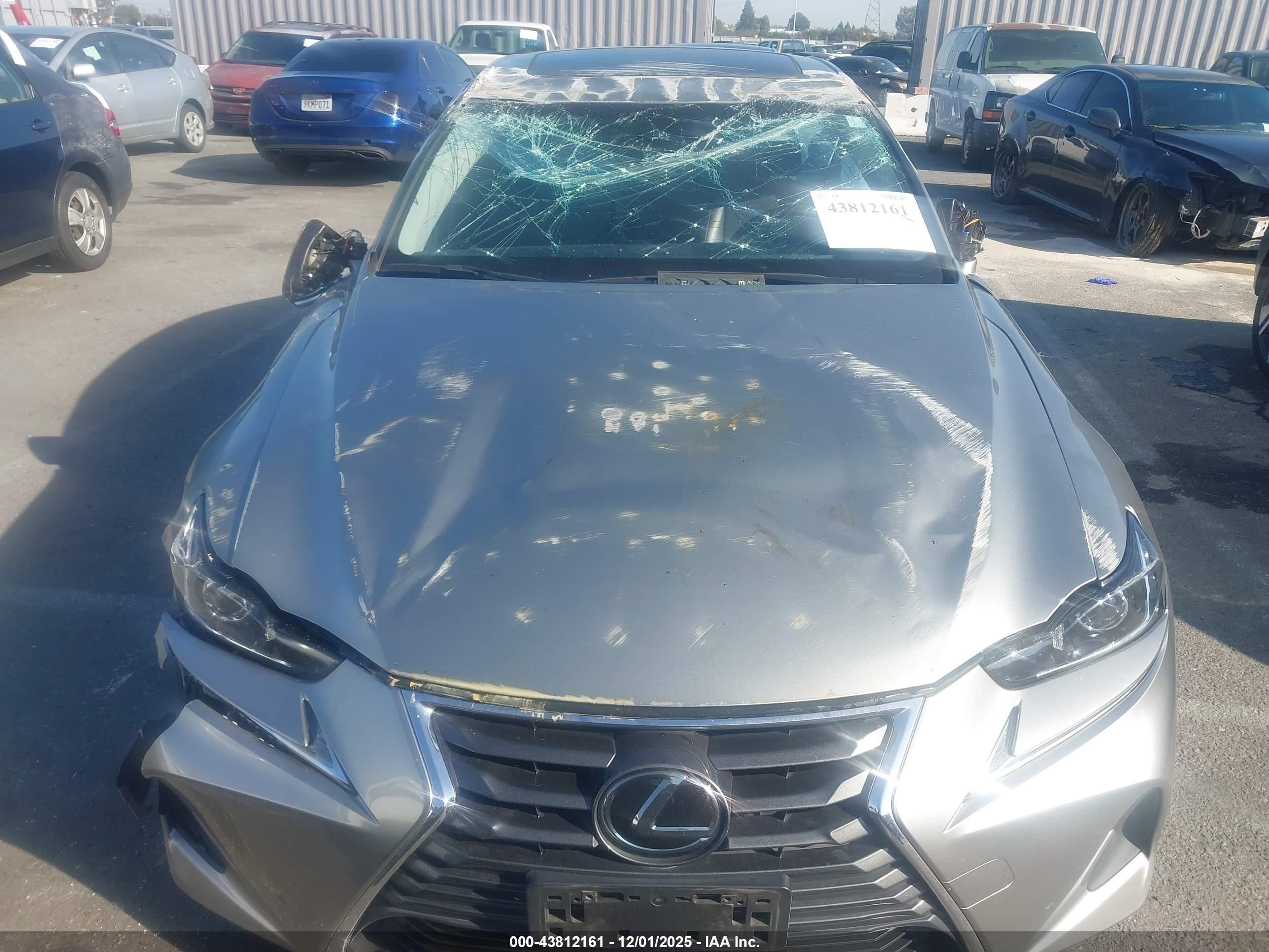 LEXUS IS image 6