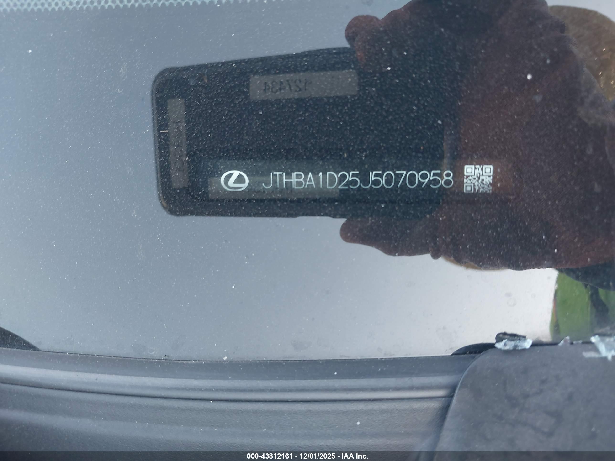 LEXUS IS image 9
