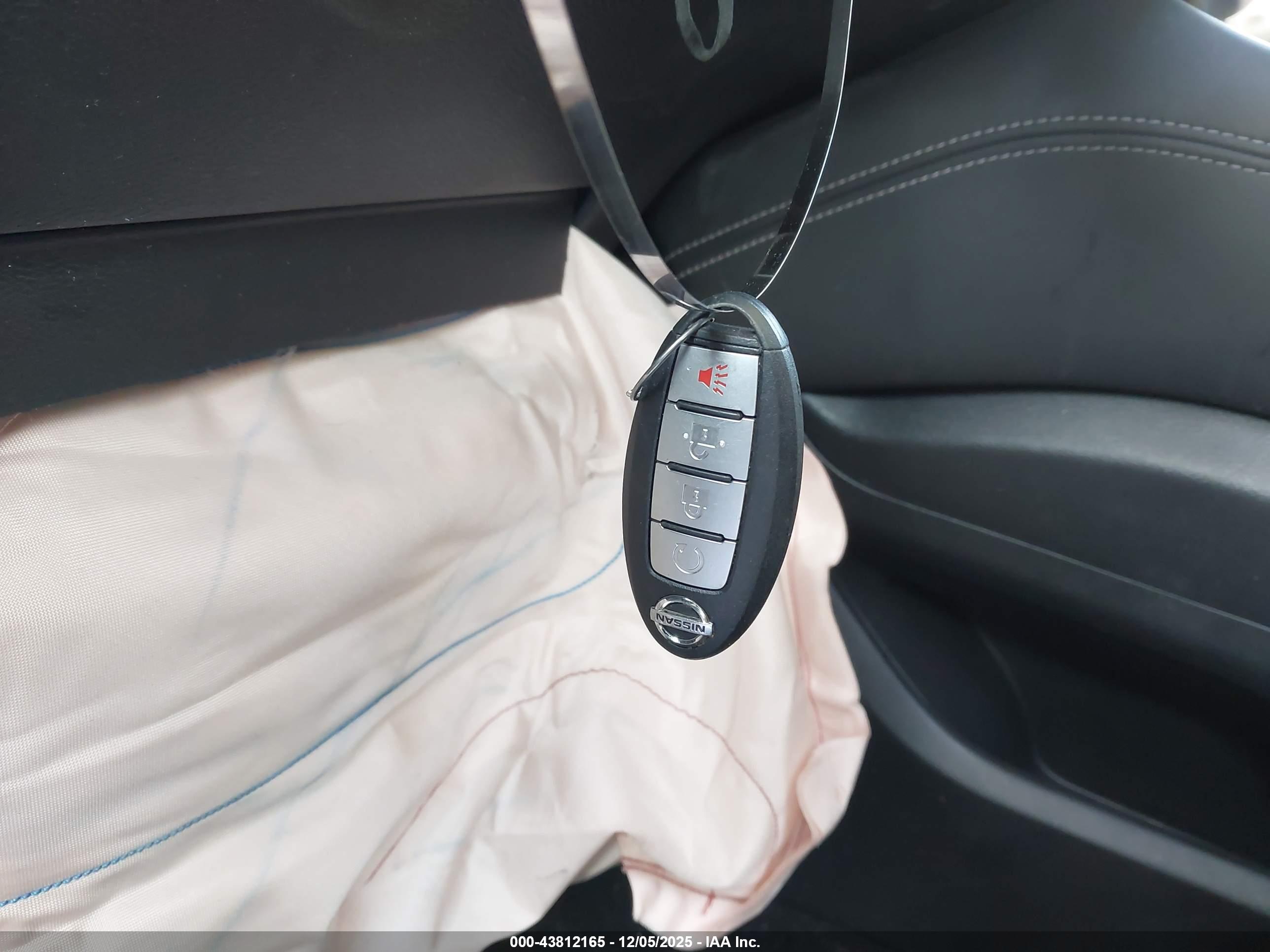 NISSAN MURANO image 11
