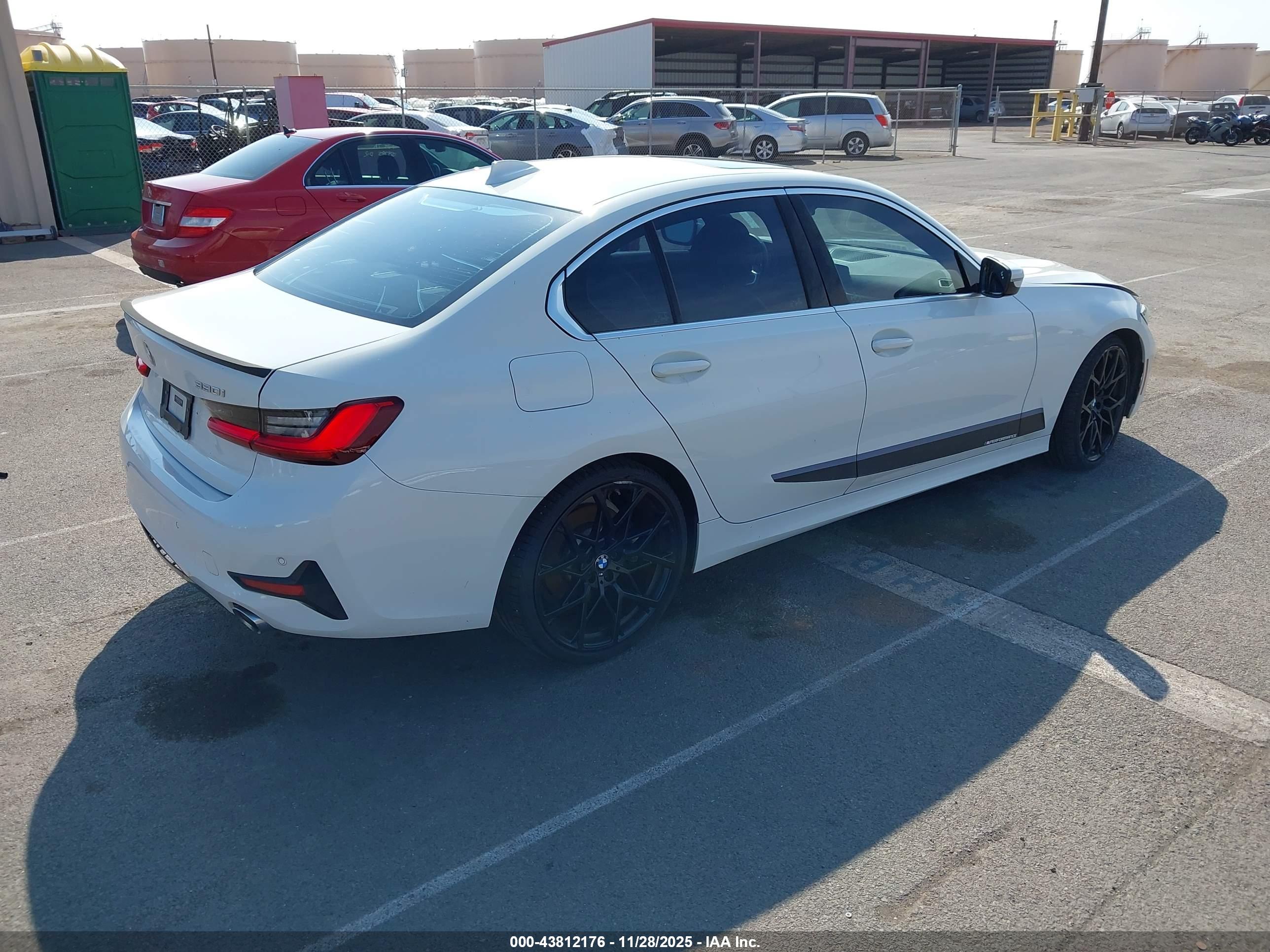 BMW 330I image 4