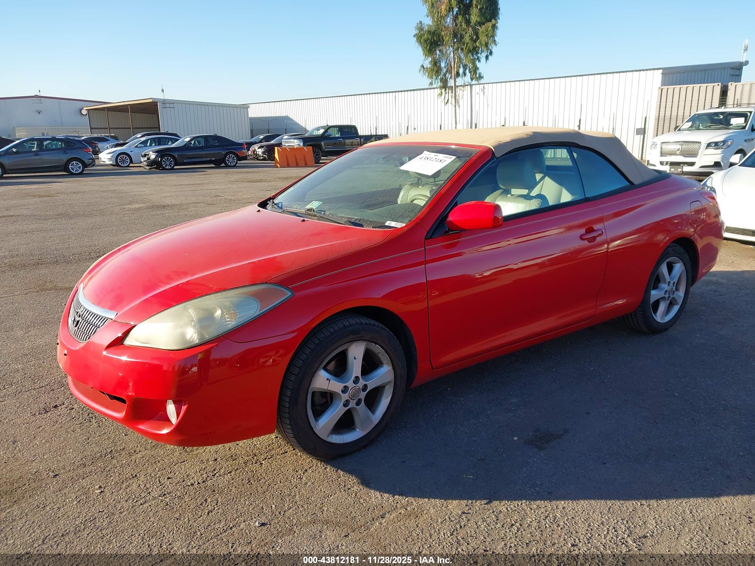 TOYOTA CAMRY image 2