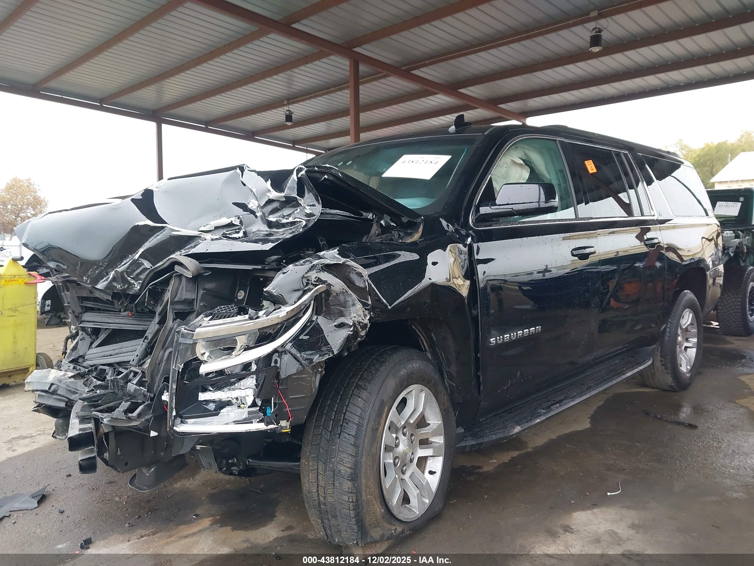 CHEVROLET SUBURBAN image 2