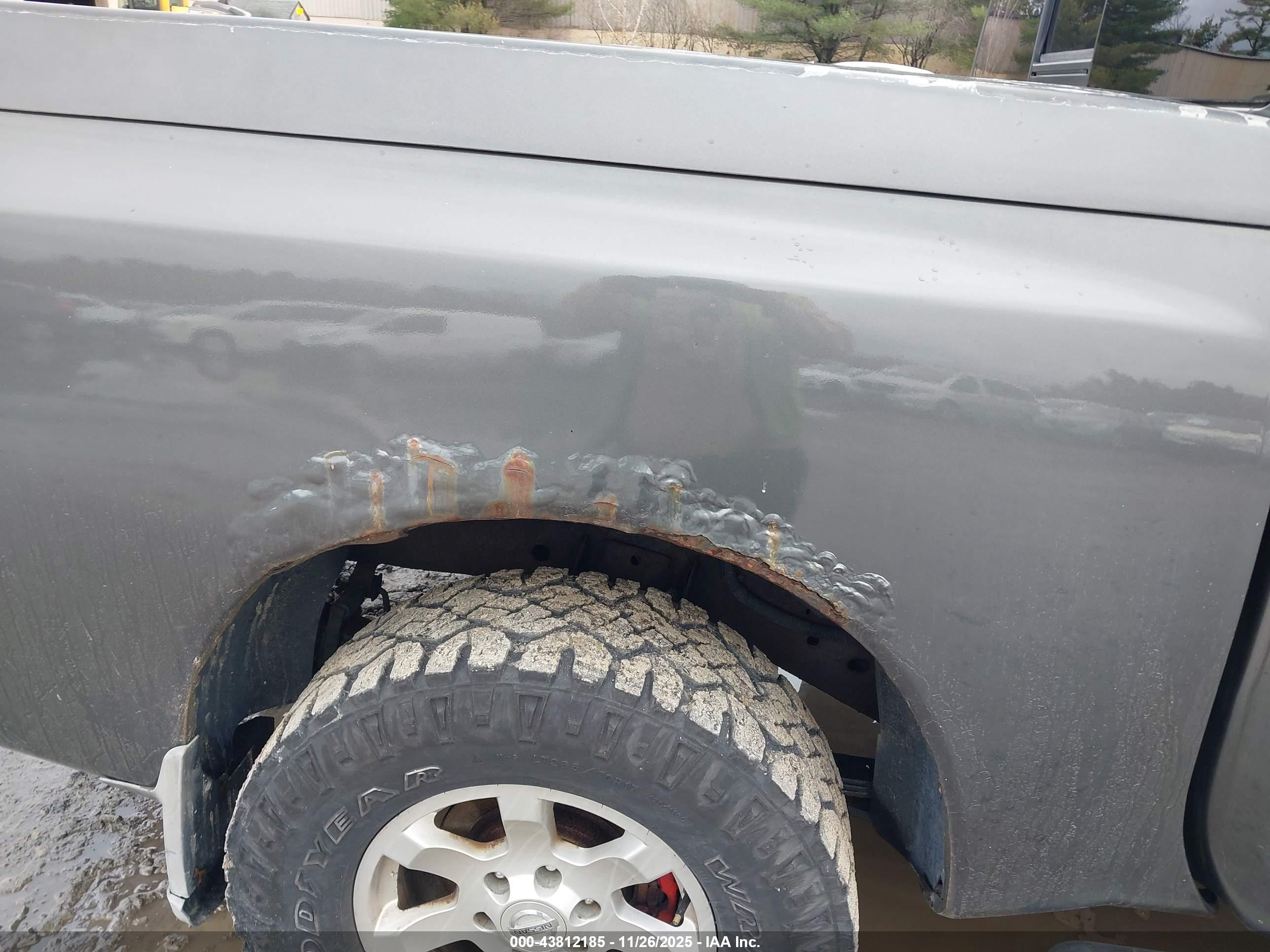 NISSAN TITAN image 6