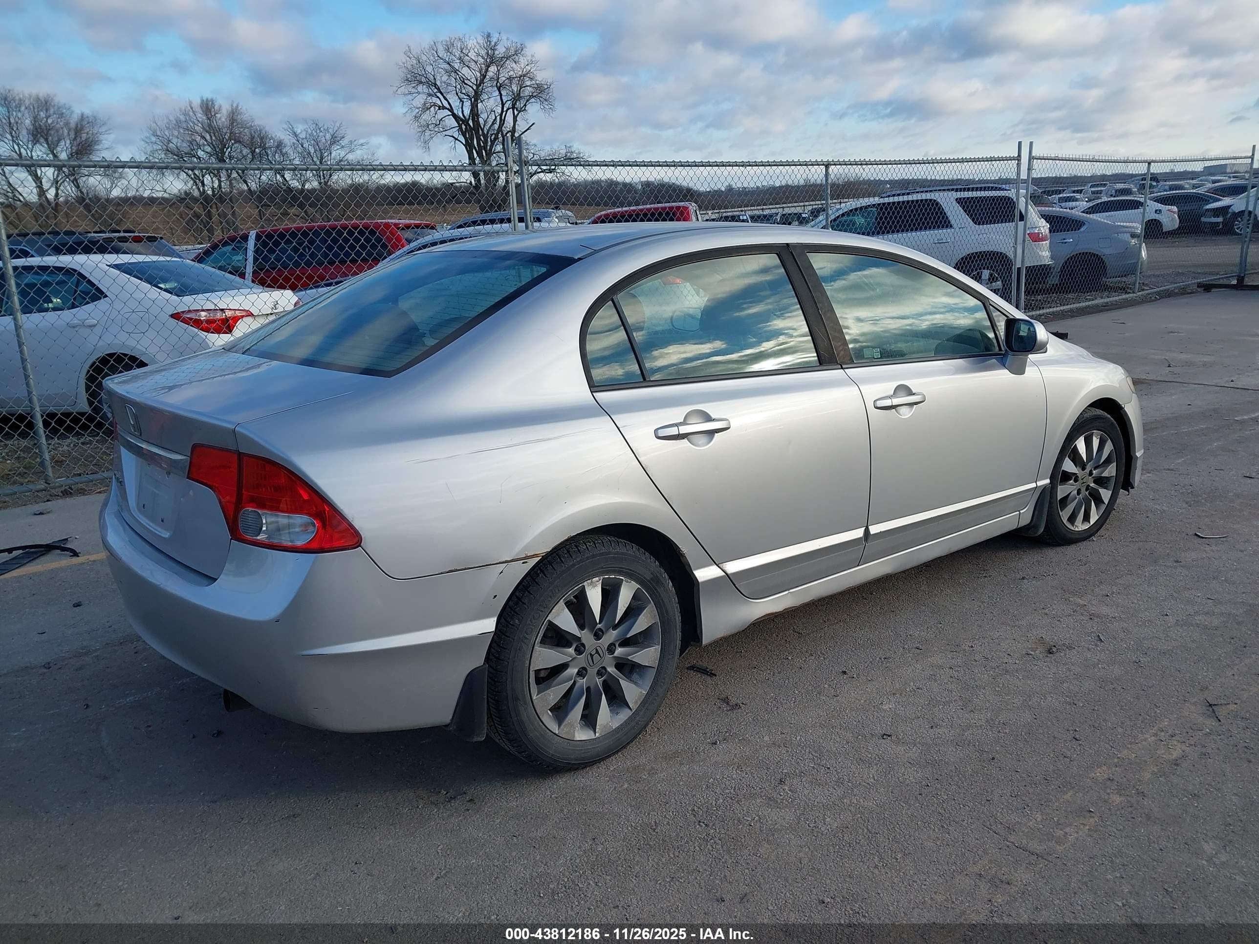 HONDA CIVIC image 4