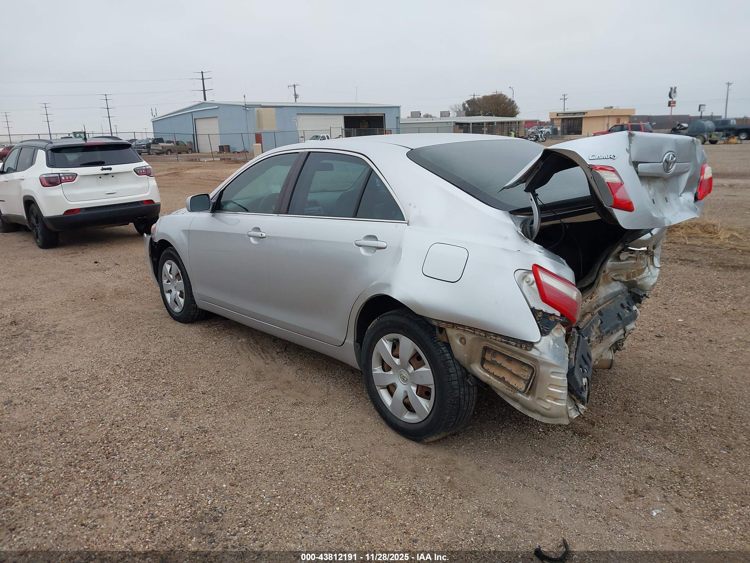 TOYOTA CAMRY image 3
