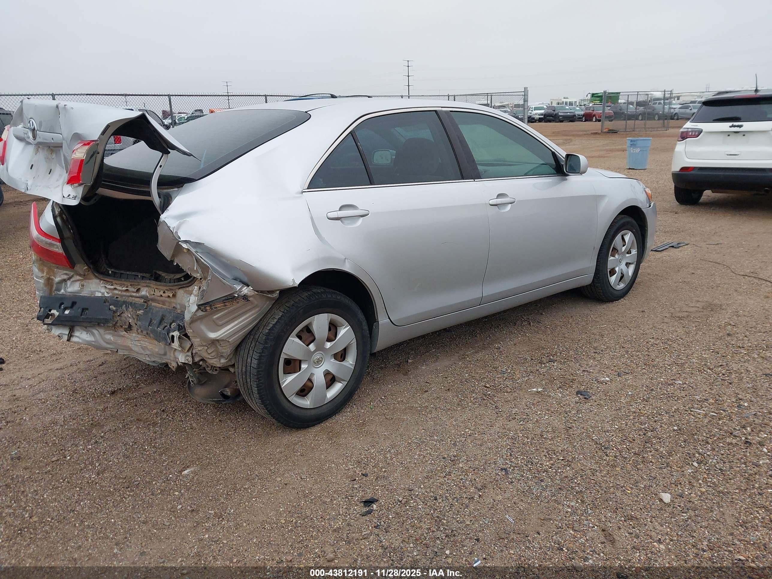 TOYOTA CAMRY image 4