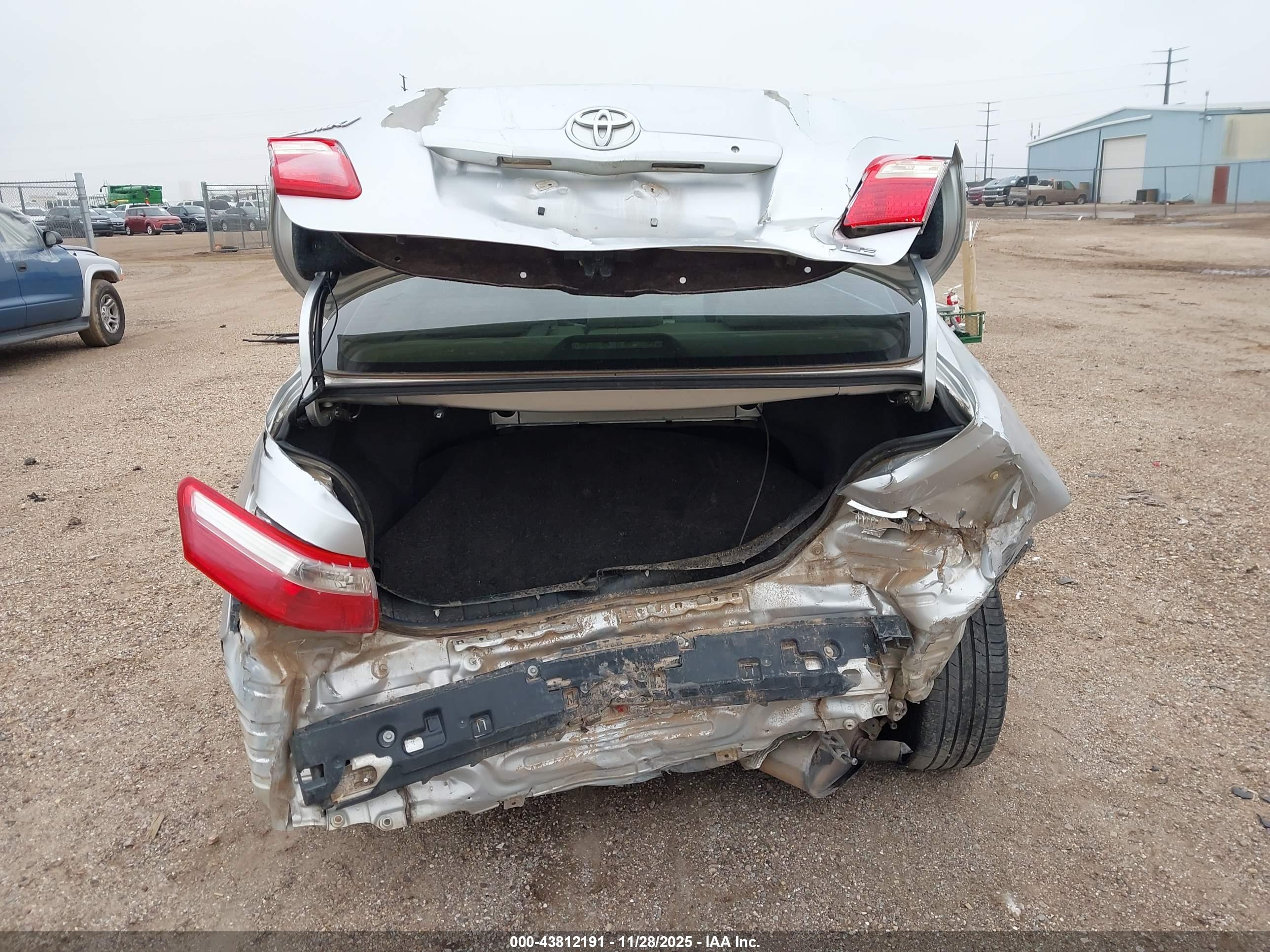 TOYOTA CAMRY image 6