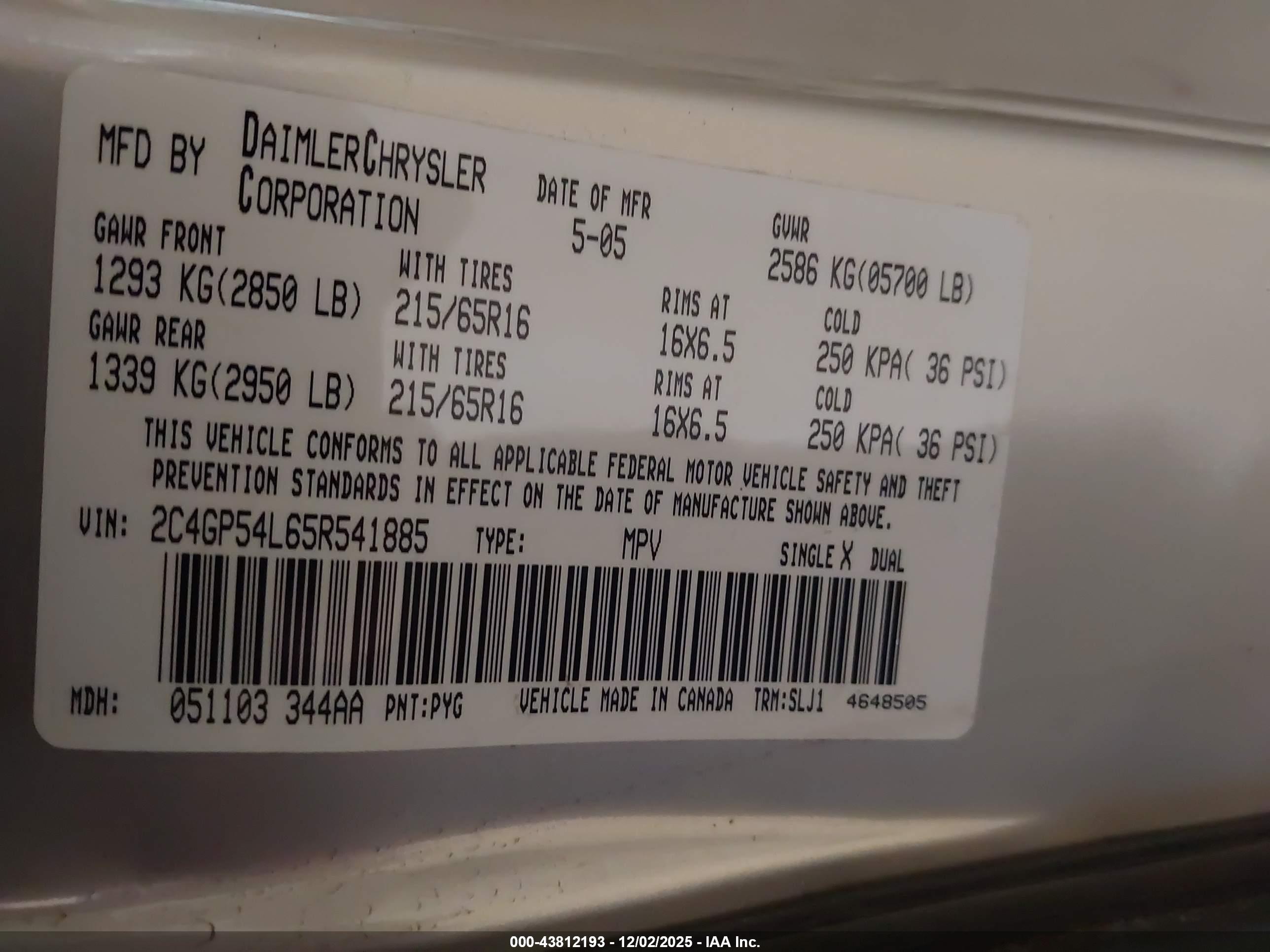 CHRYSLER TOWN image 9