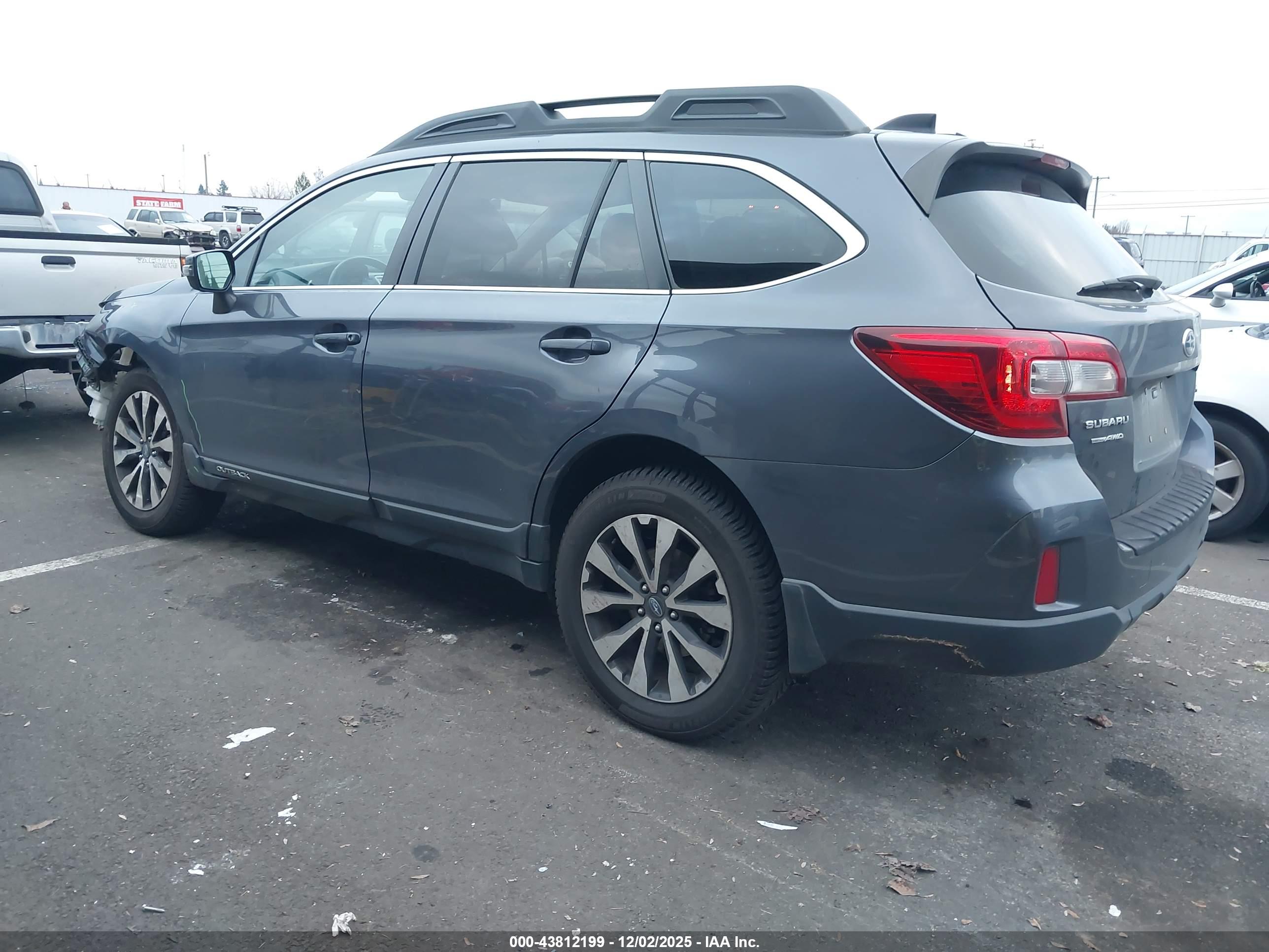 SUBARU OUTBACK image 3