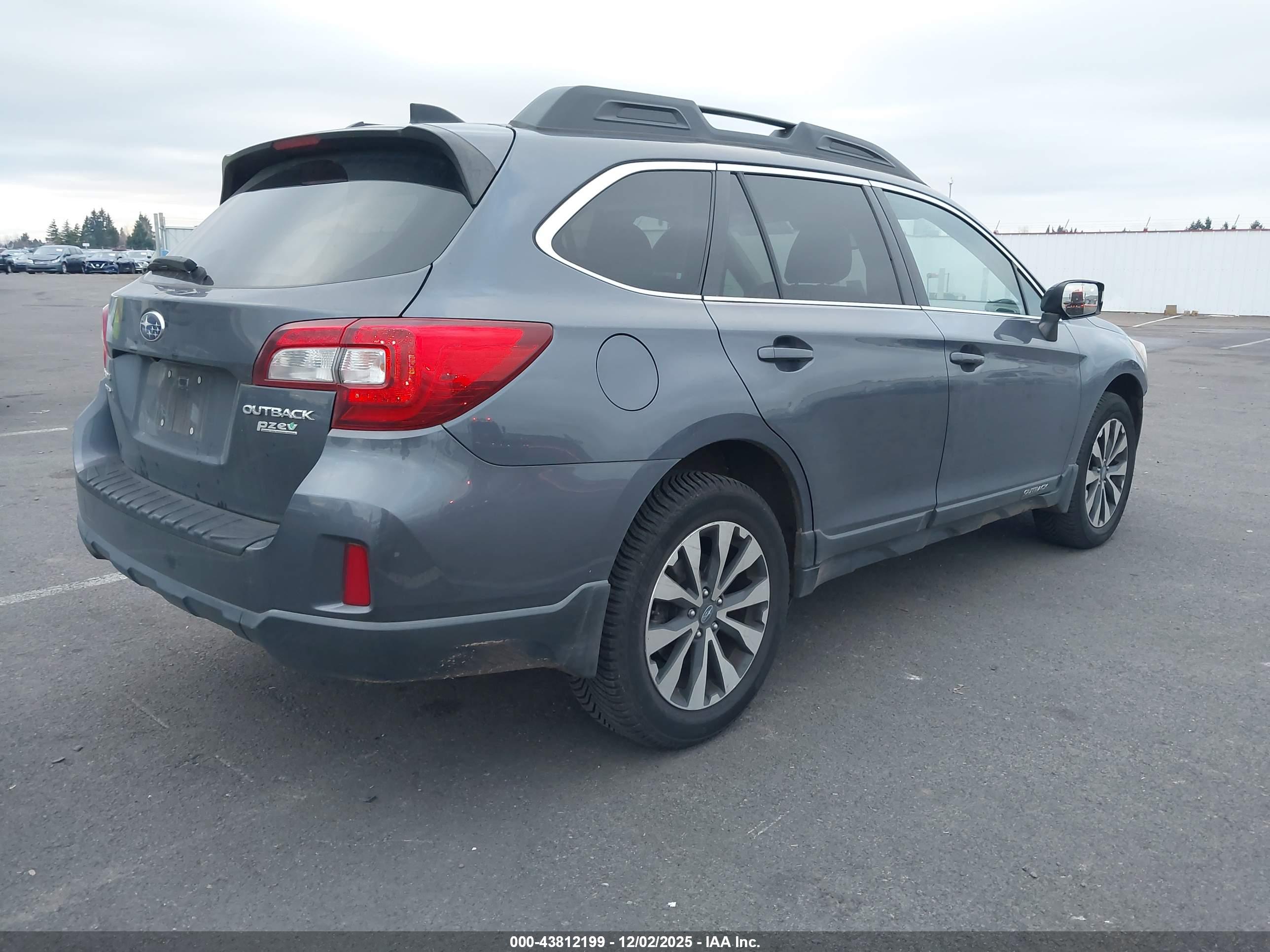 SUBARU OUTBACK image 4