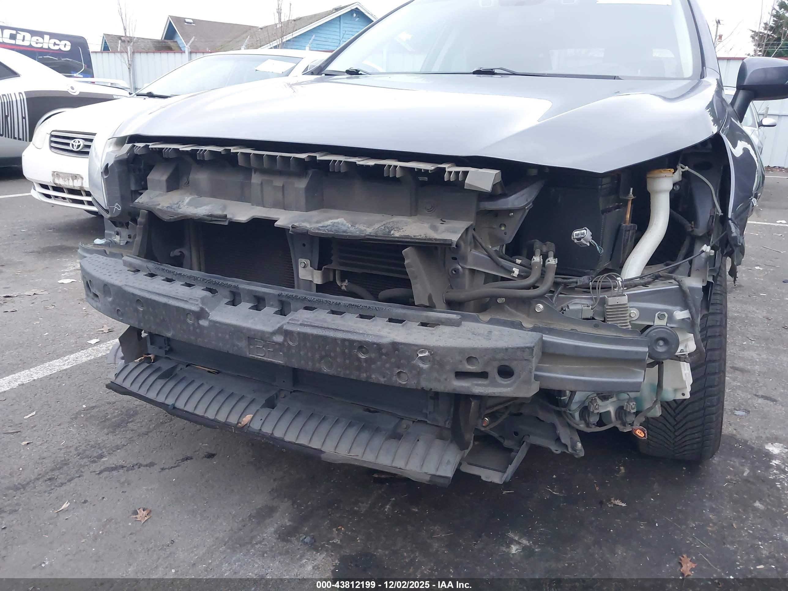 SUBARU OUTBACK image 6