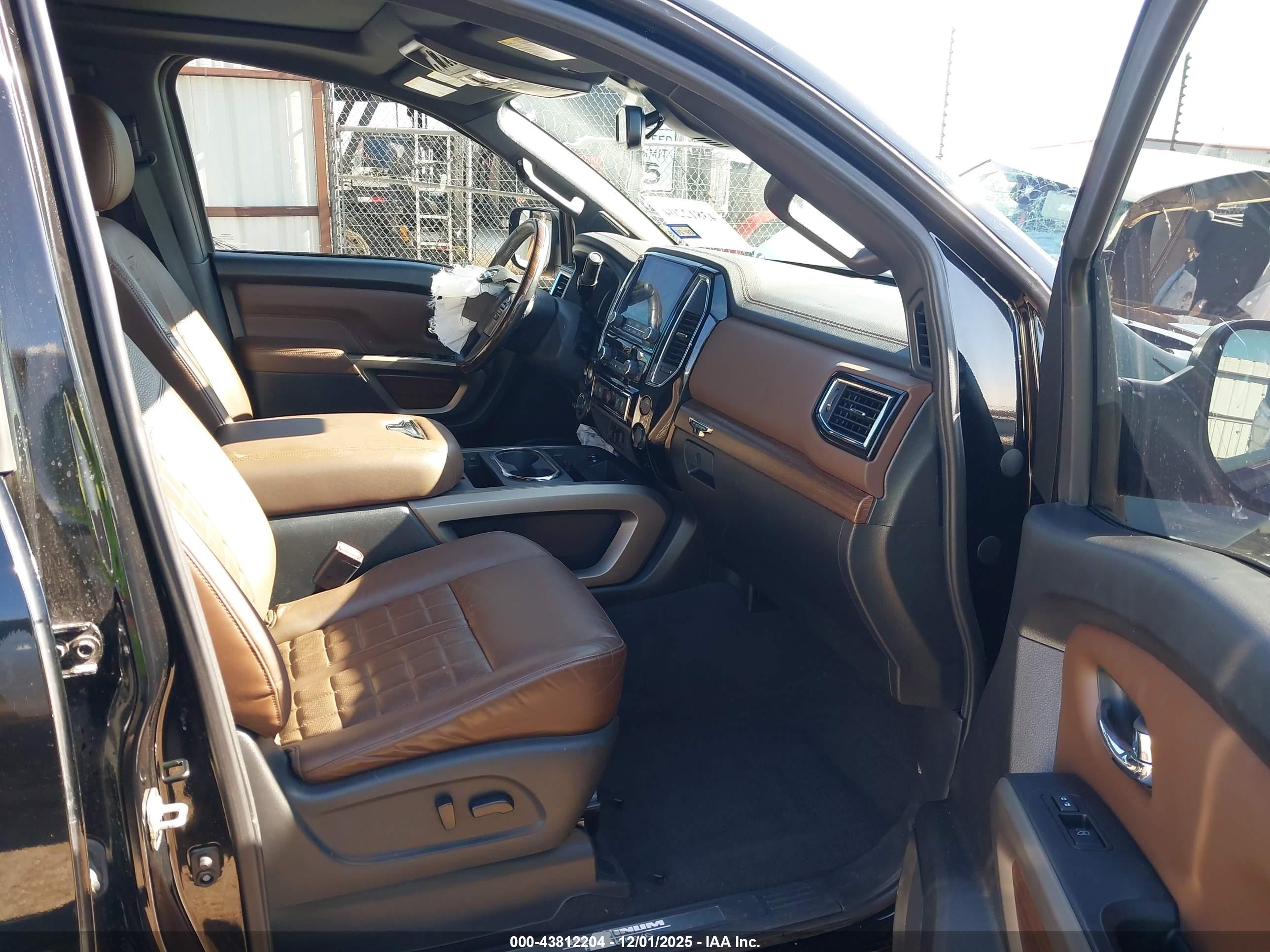 NISSAN TITAN image 5