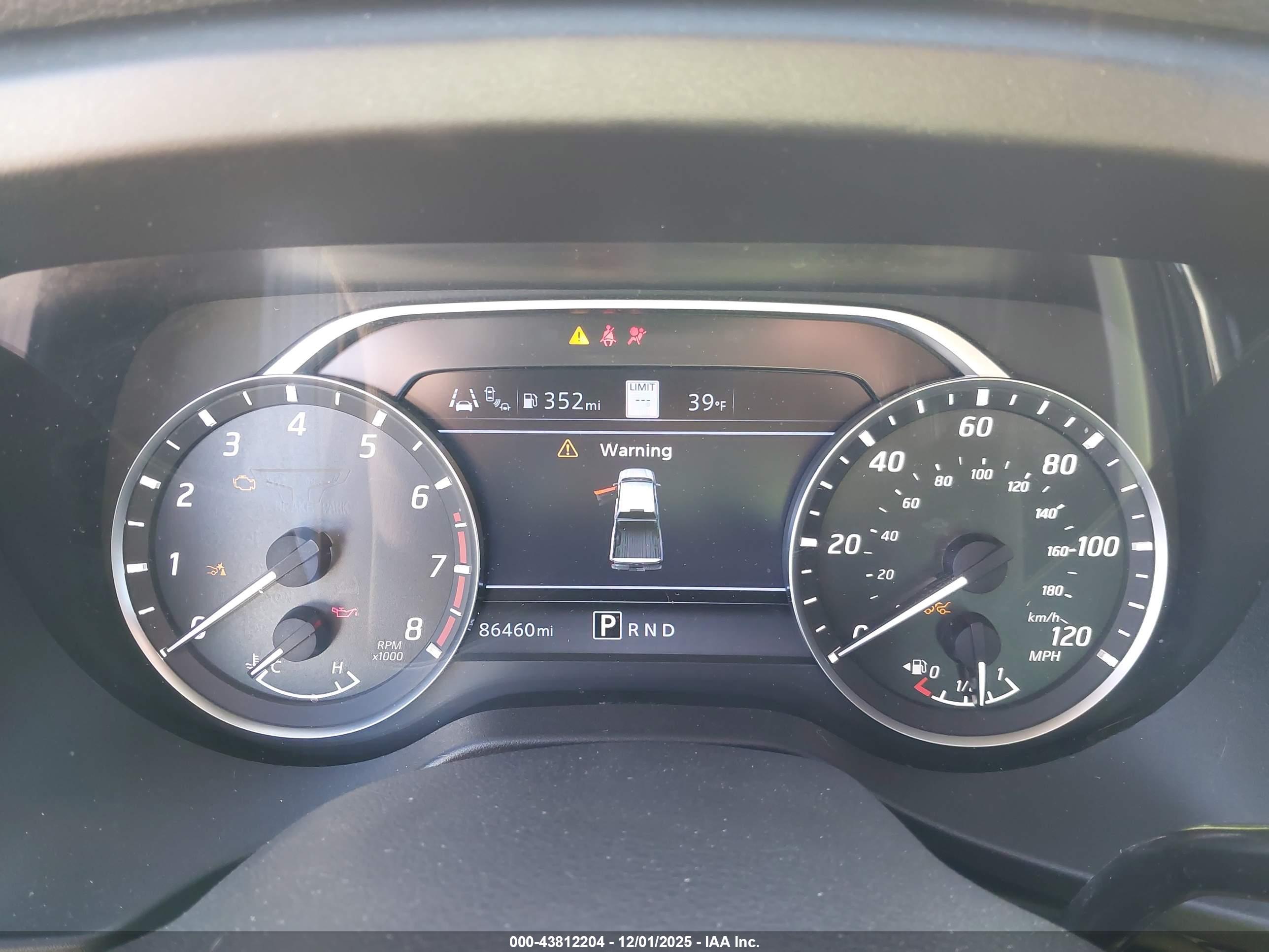 NISSAN TITAN image 7