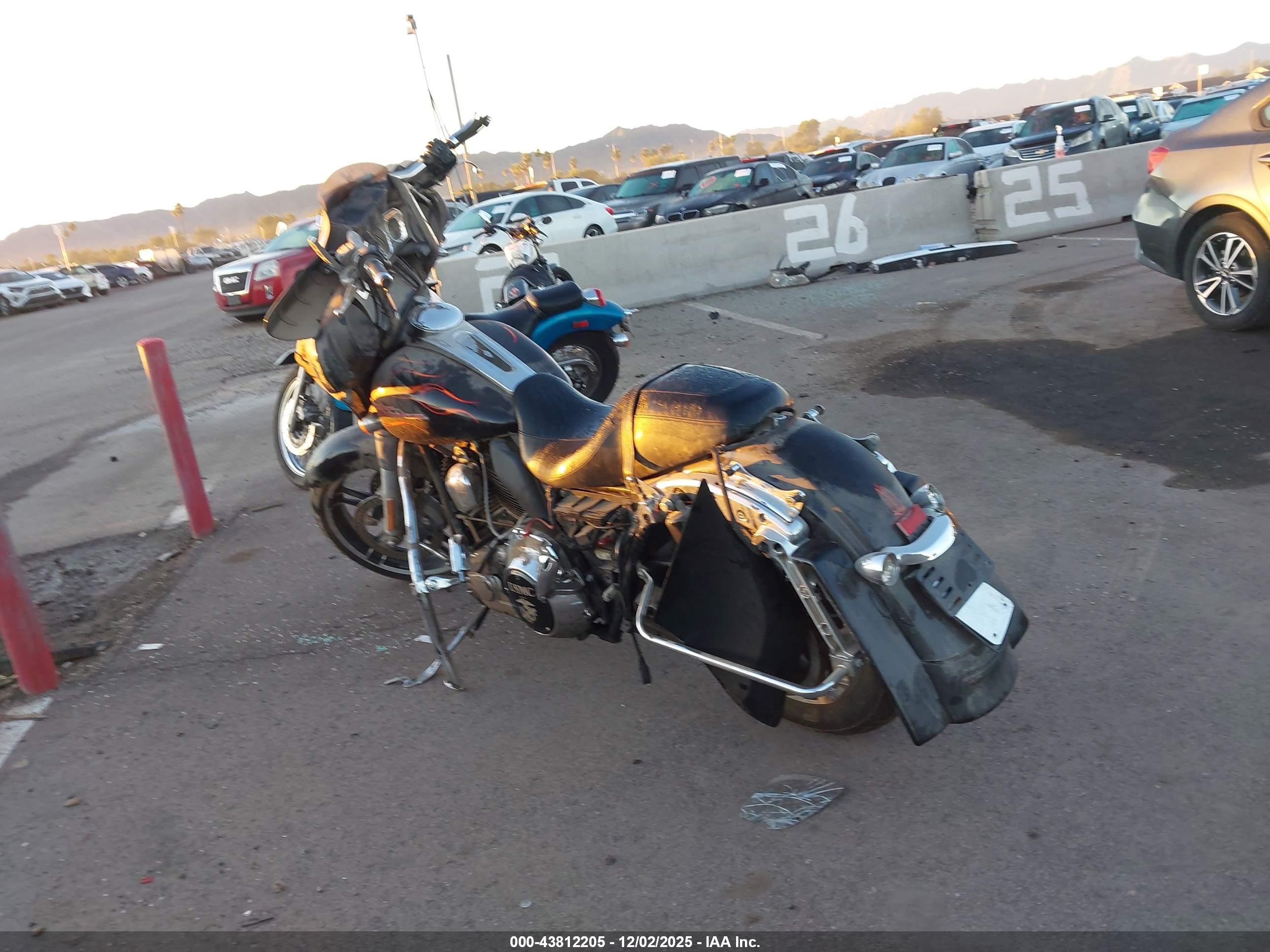 HARLEY-DAVIDSON FLHX image 3