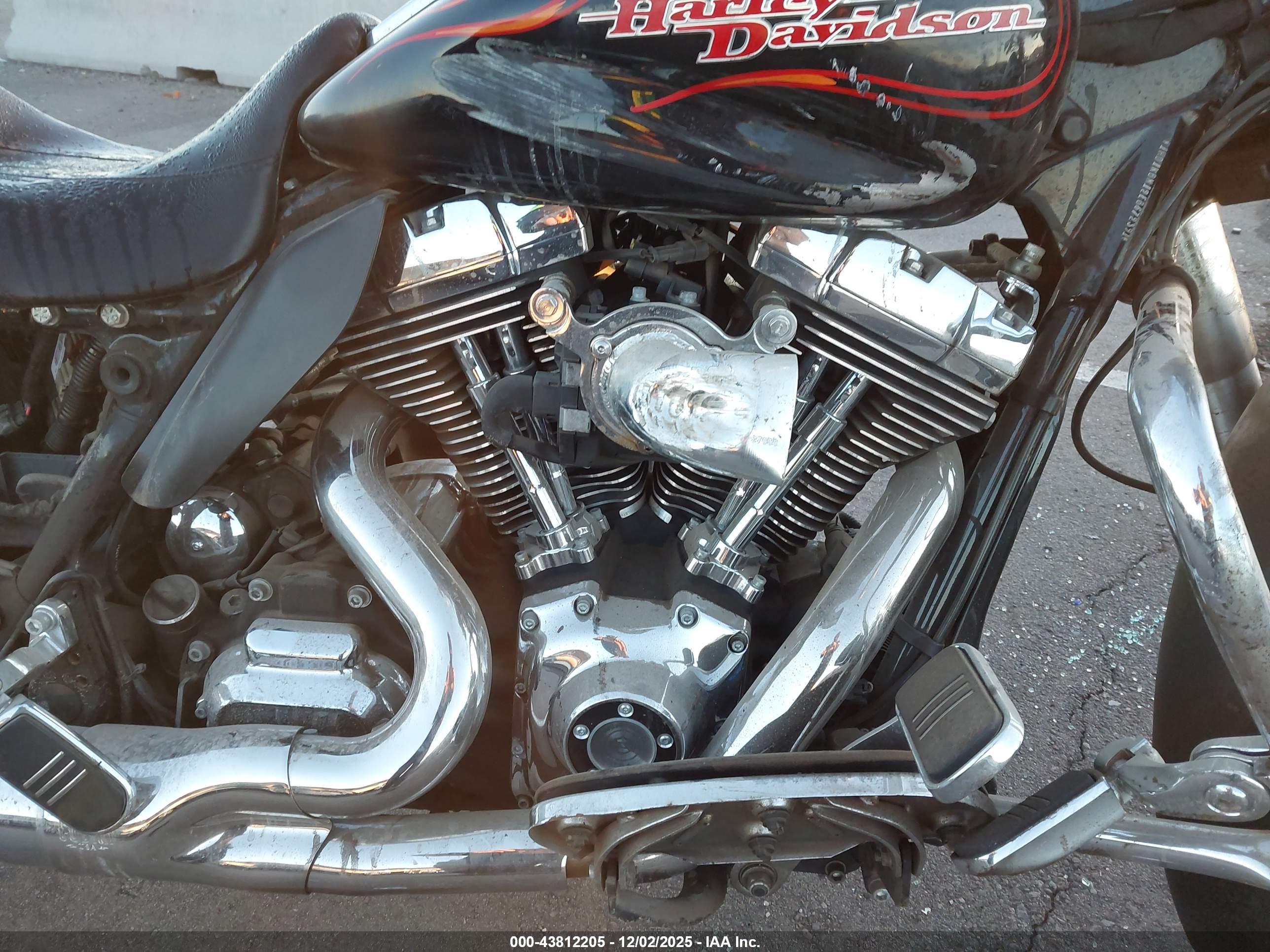 HARLEY-DAVIDSON FLHX image 8