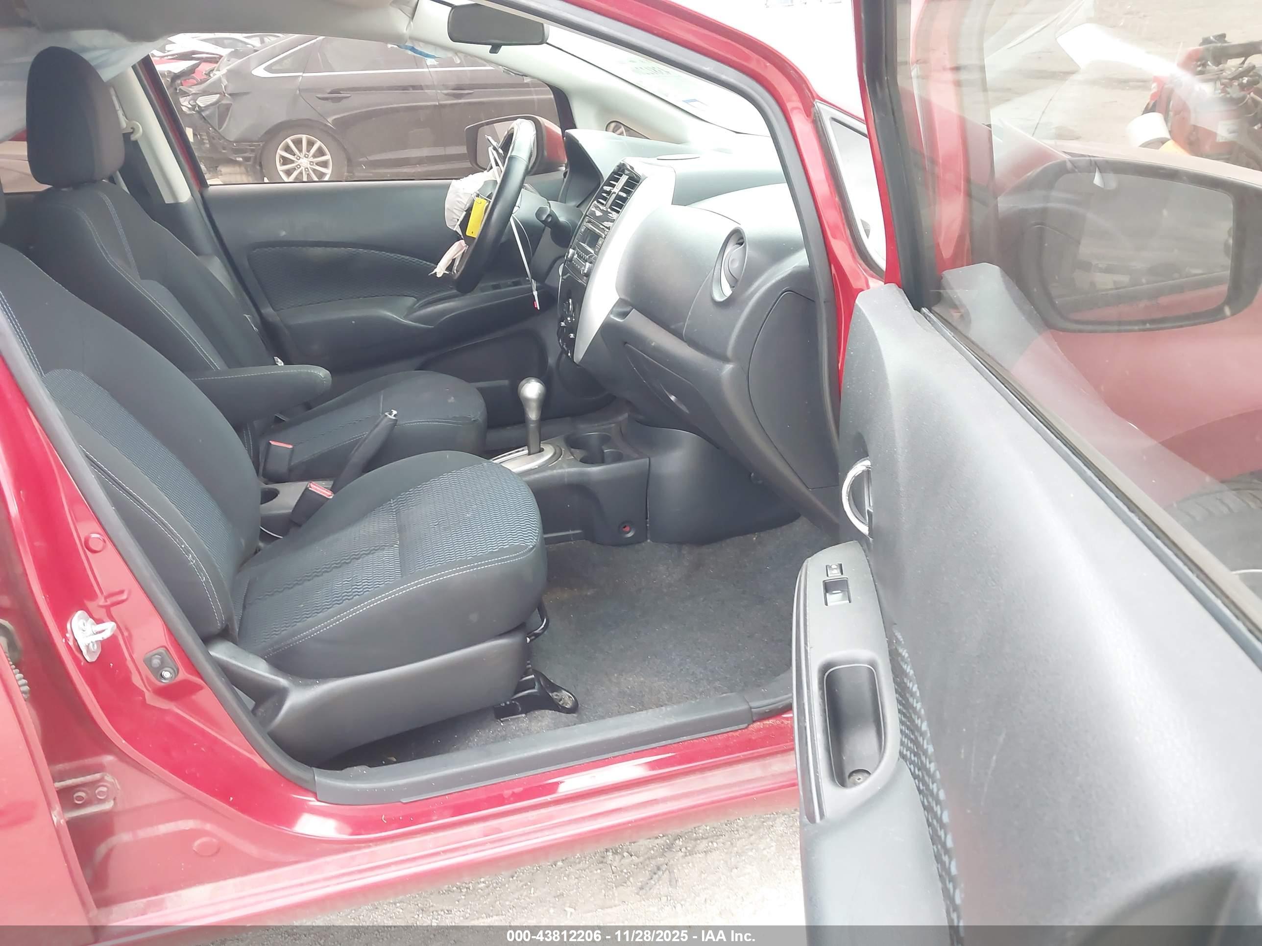 NISSAN VERSA image 5