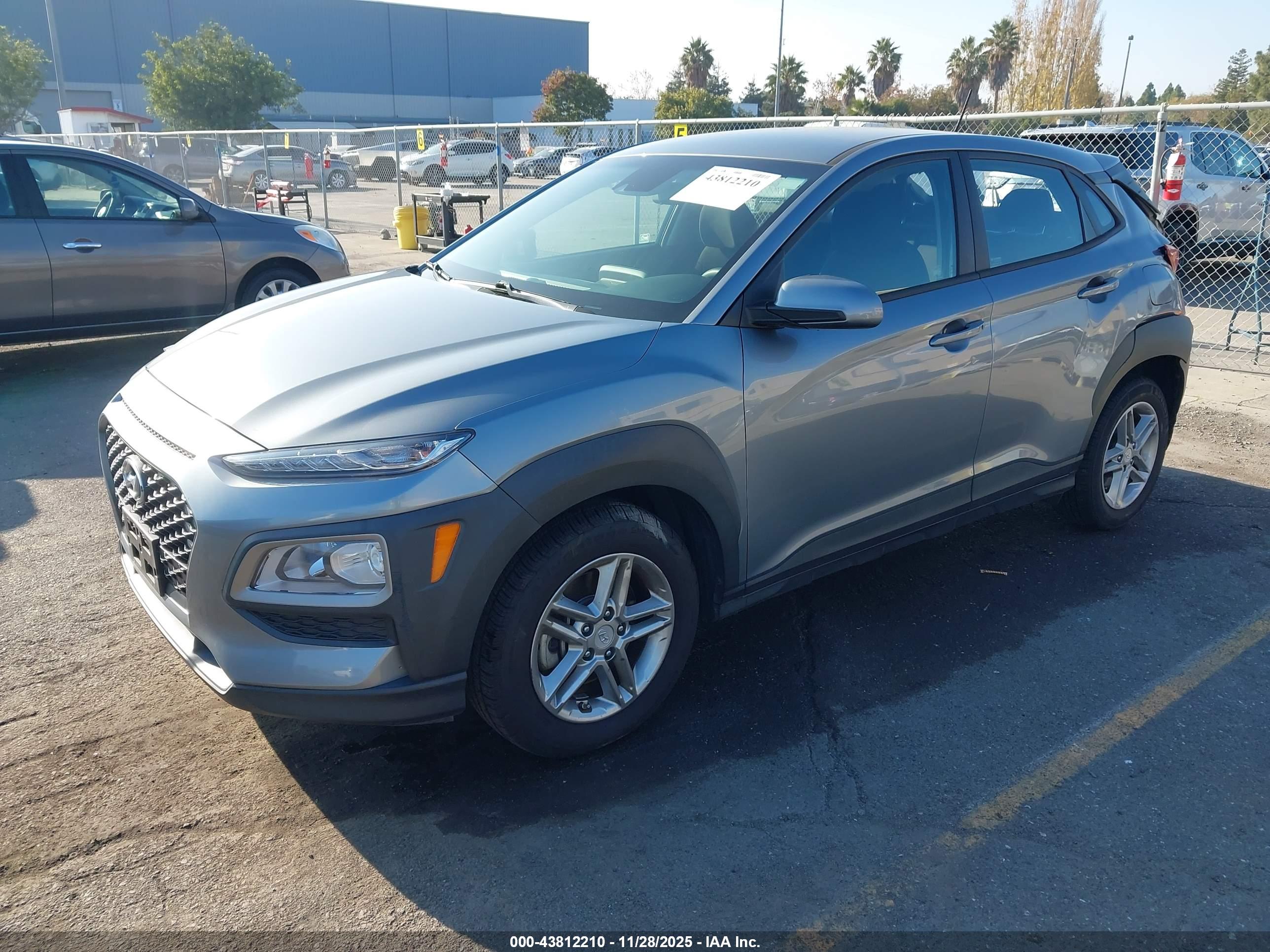 HYUNDAI KONA image 2