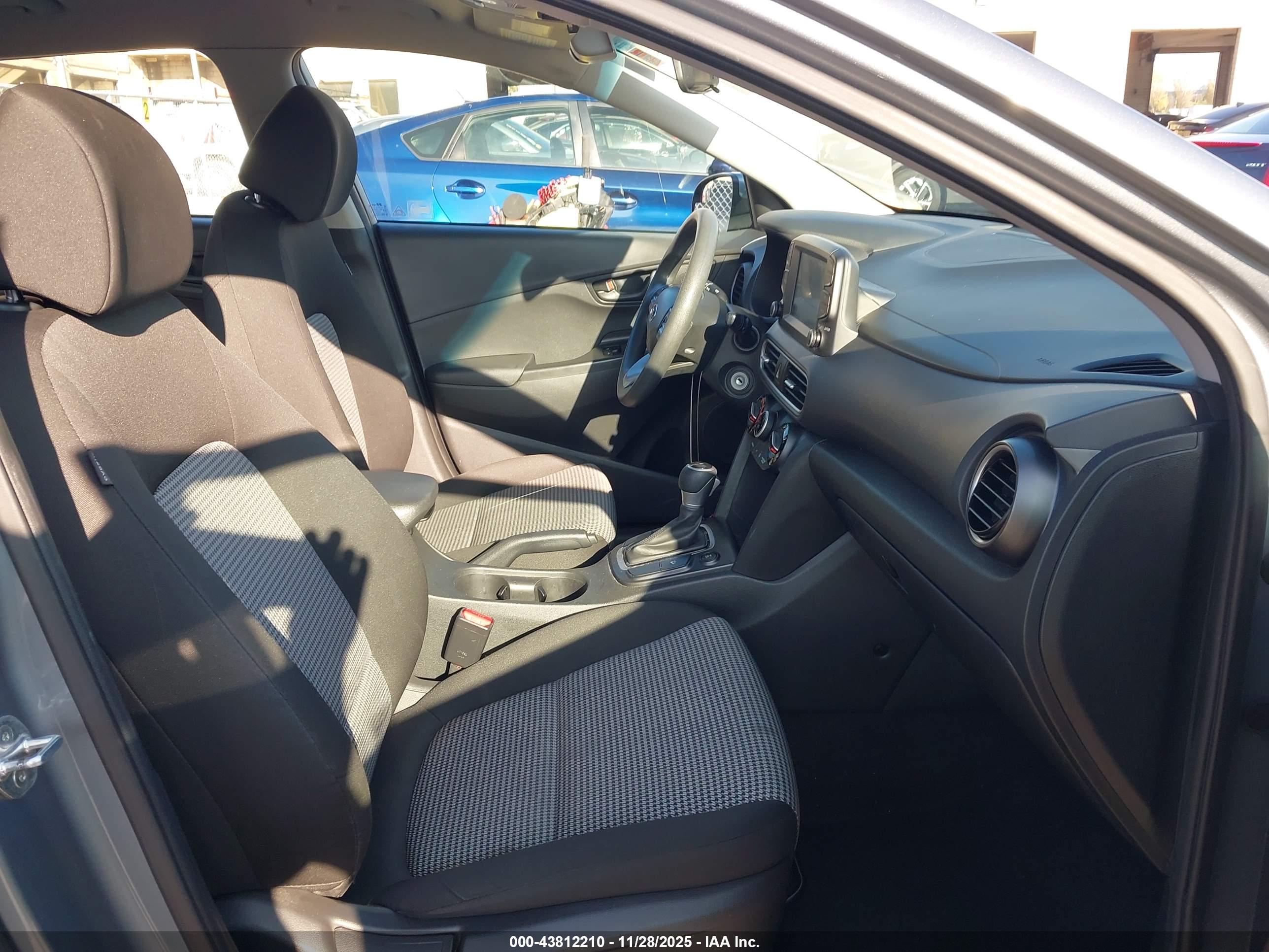 HYUNDAI KONA image 5