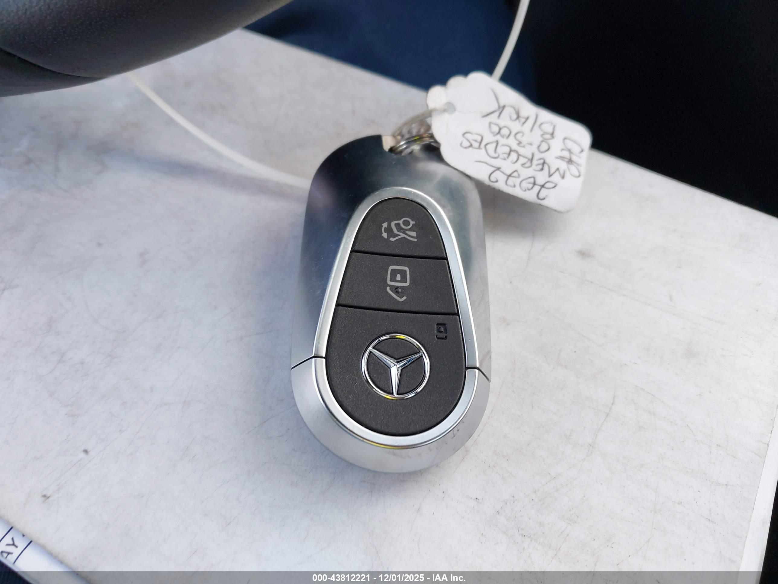 MERCEDES-BENZ C image 11