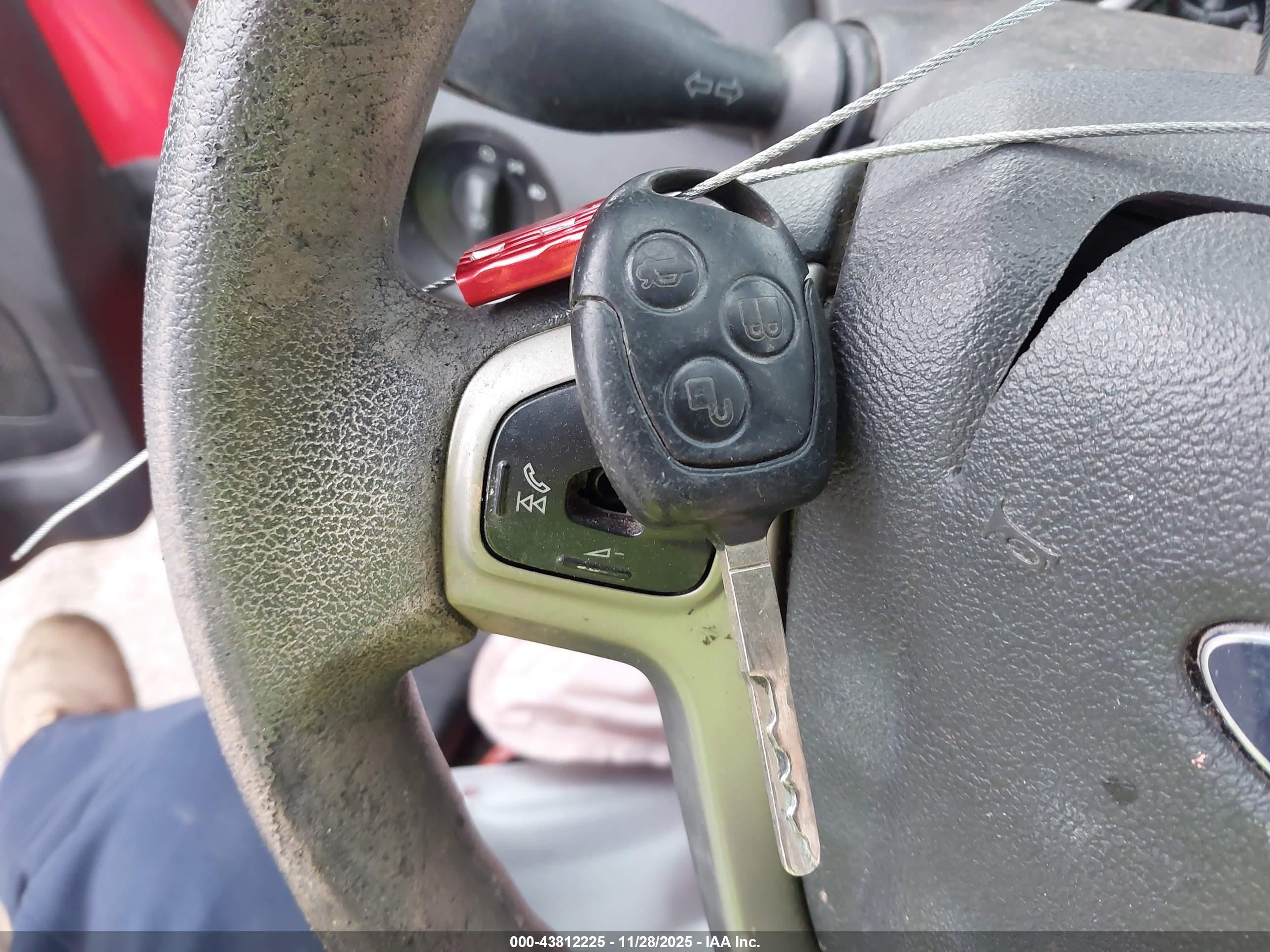 FORD FIESTA image 11