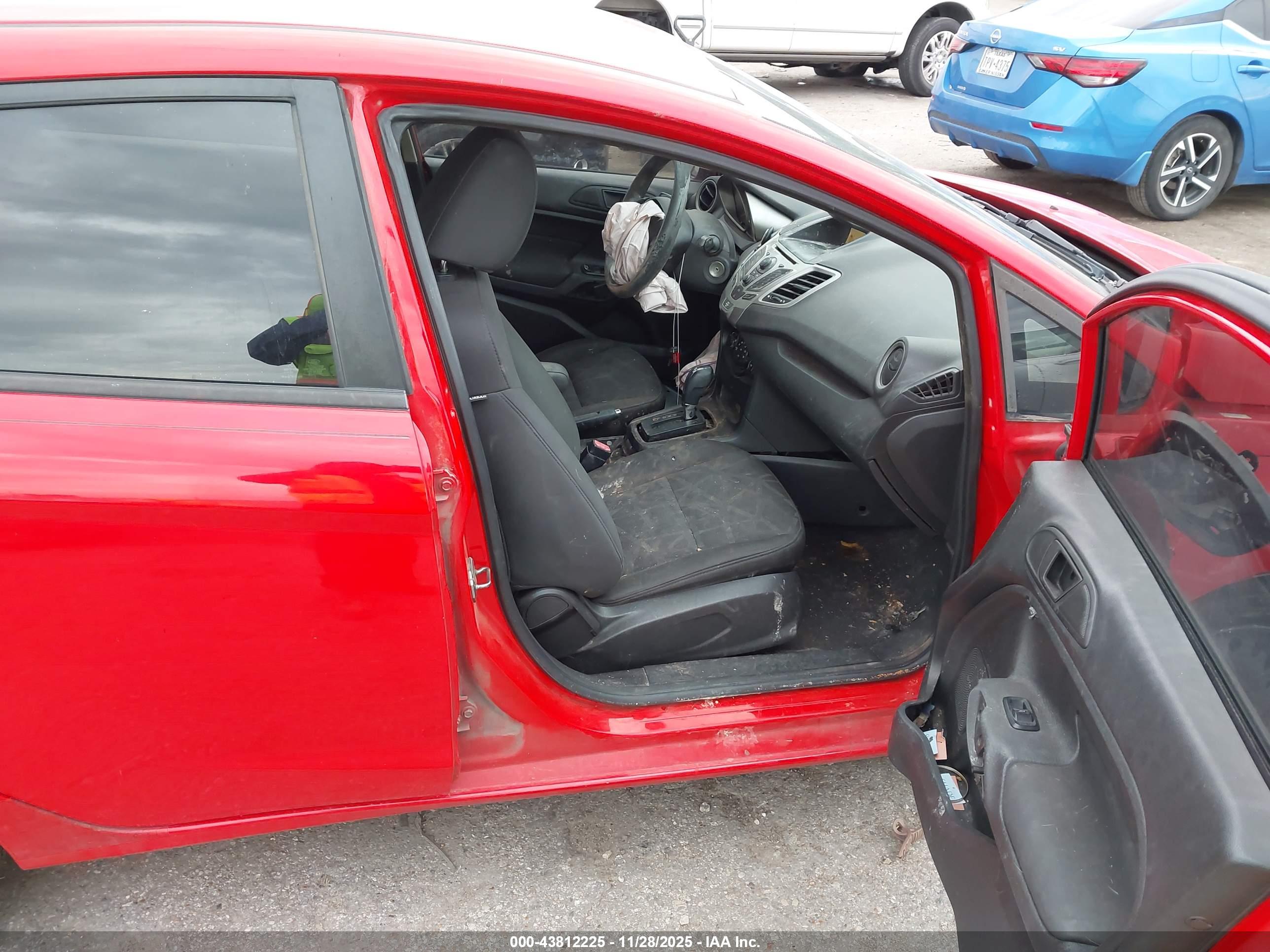 FORD FIESTA image 5