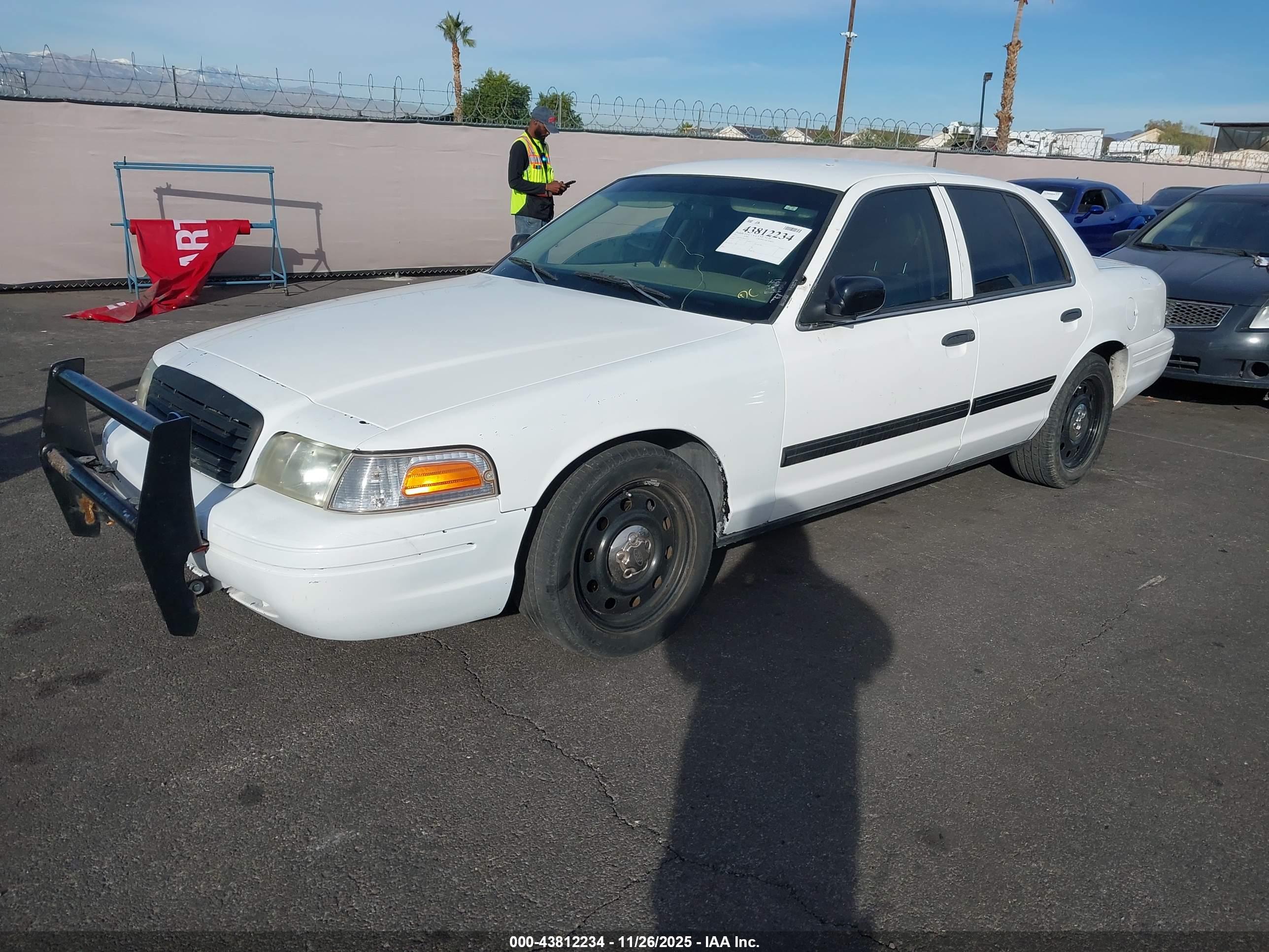 FORD CROWN image 2