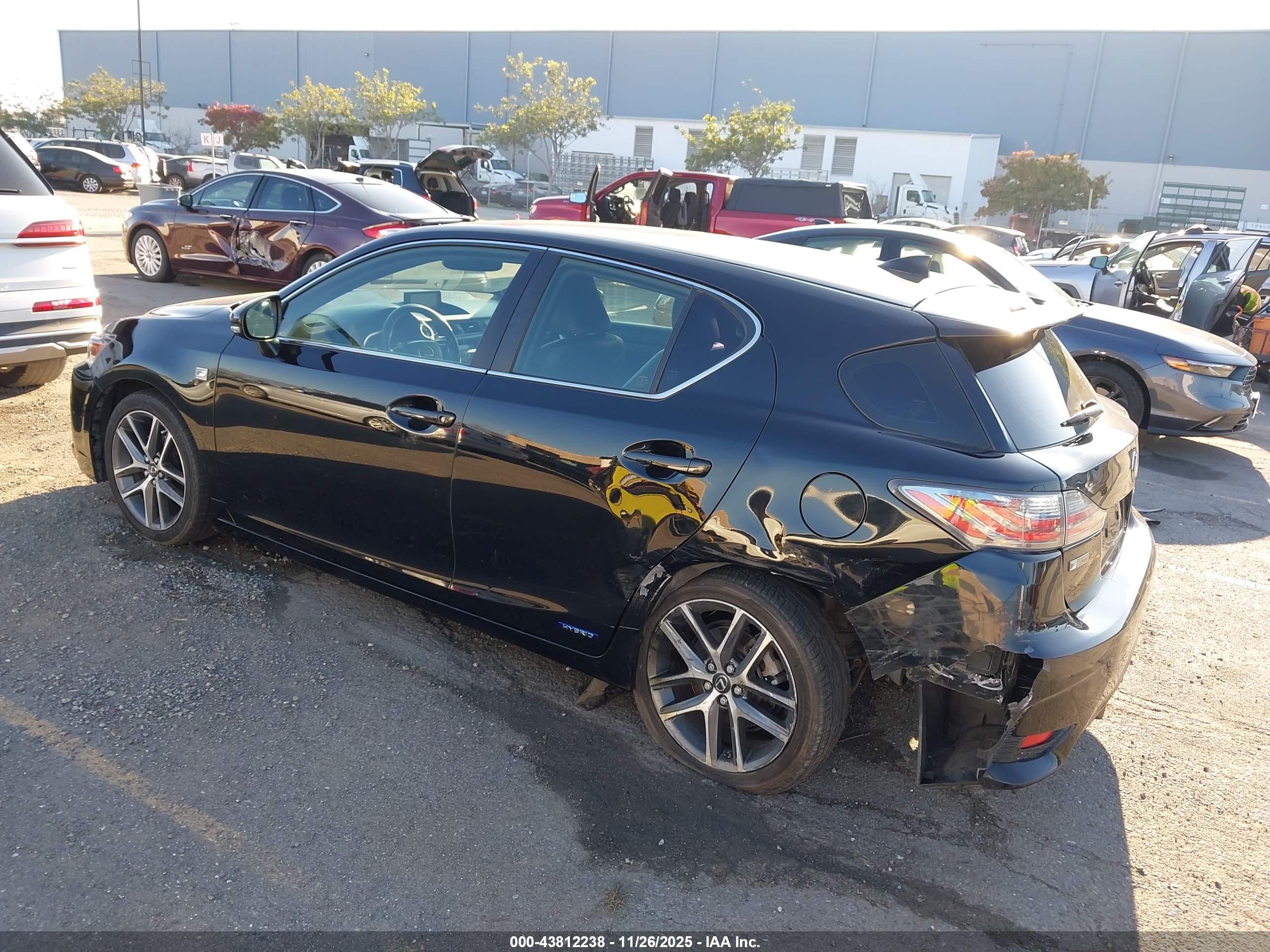 LEXUS CT image 3