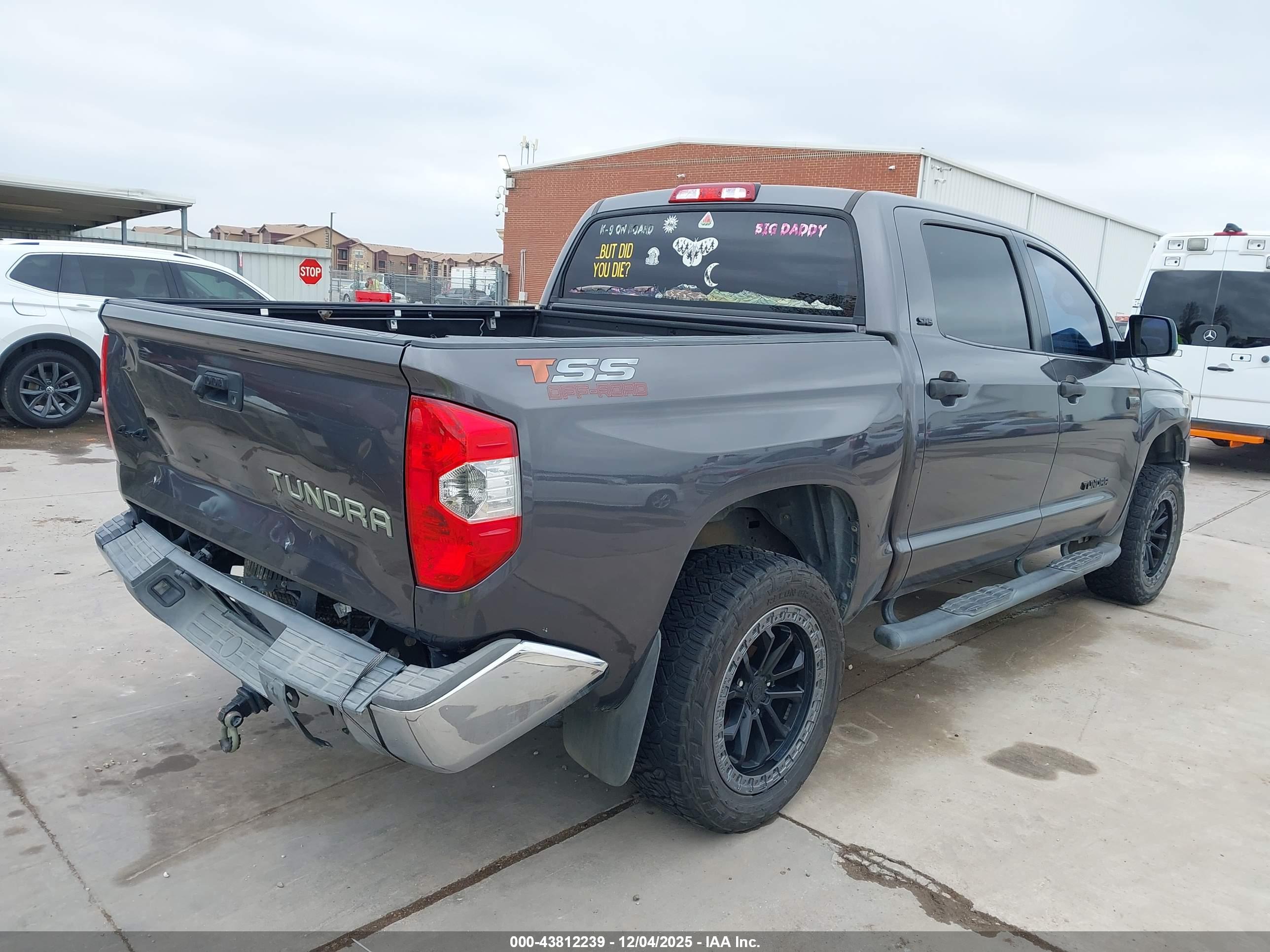 TOYOTA TUNDRA image 4