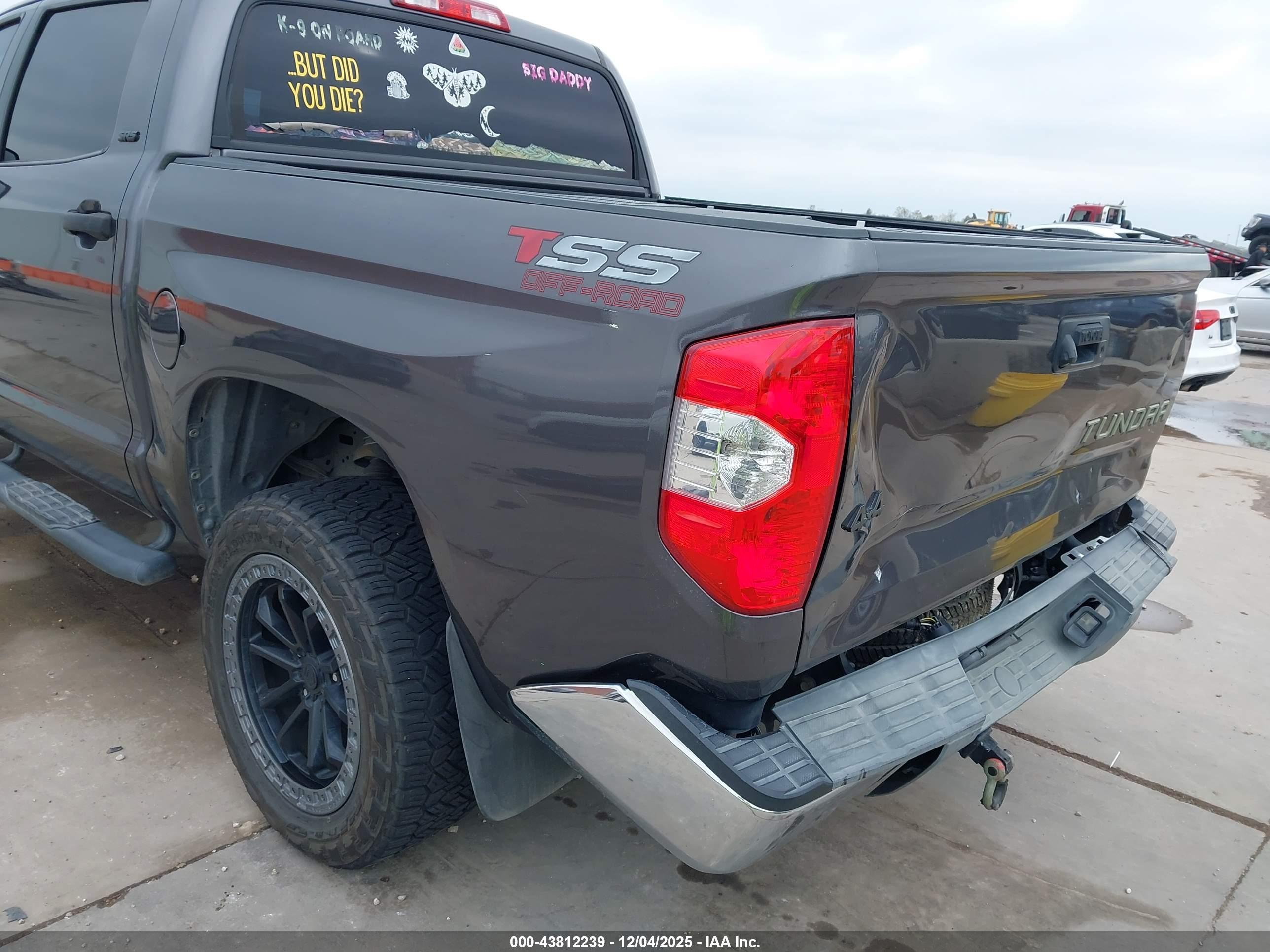 TOYOTA TUNDRA image 6