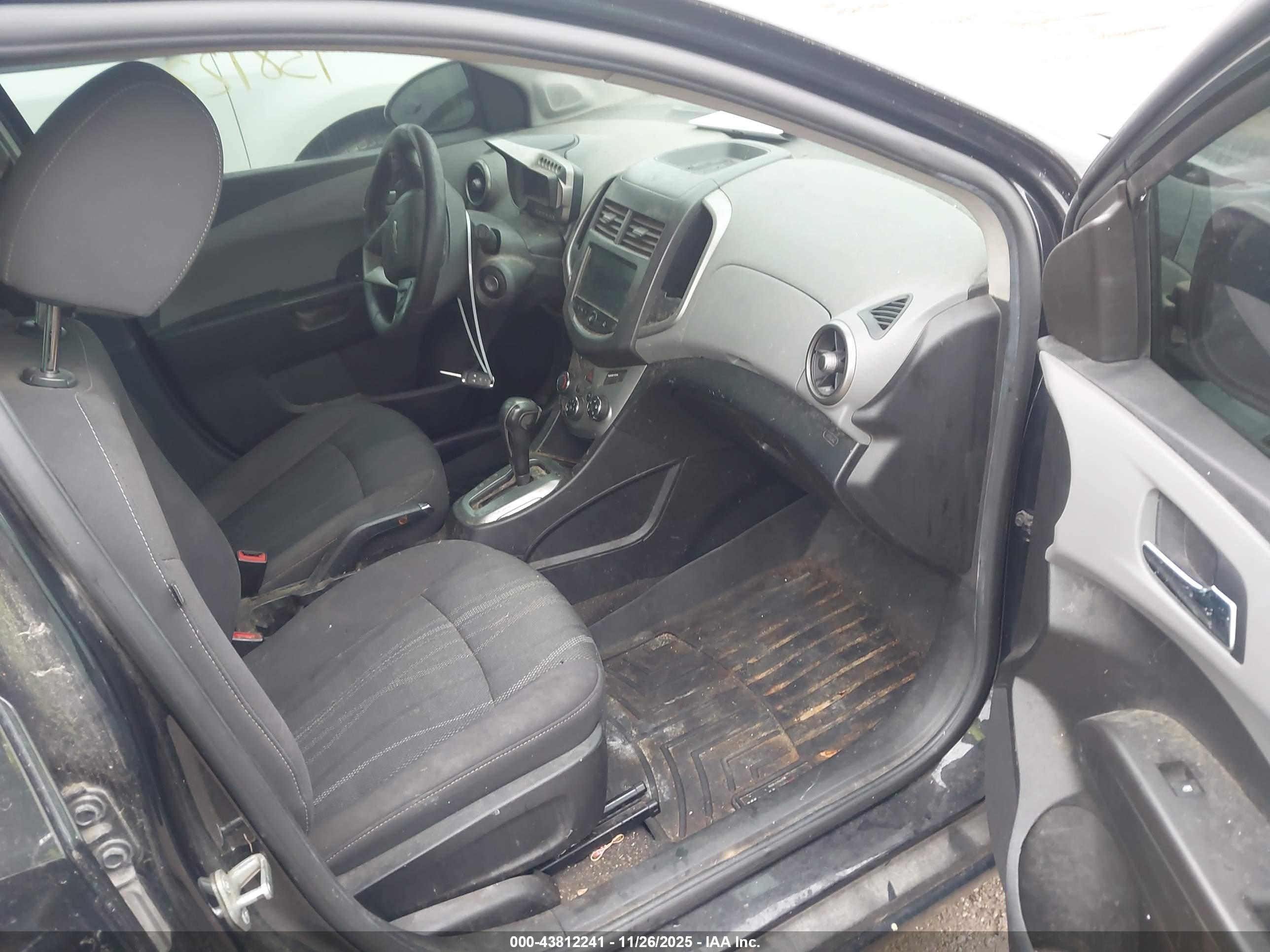 CHEVROLET SONIC image 5