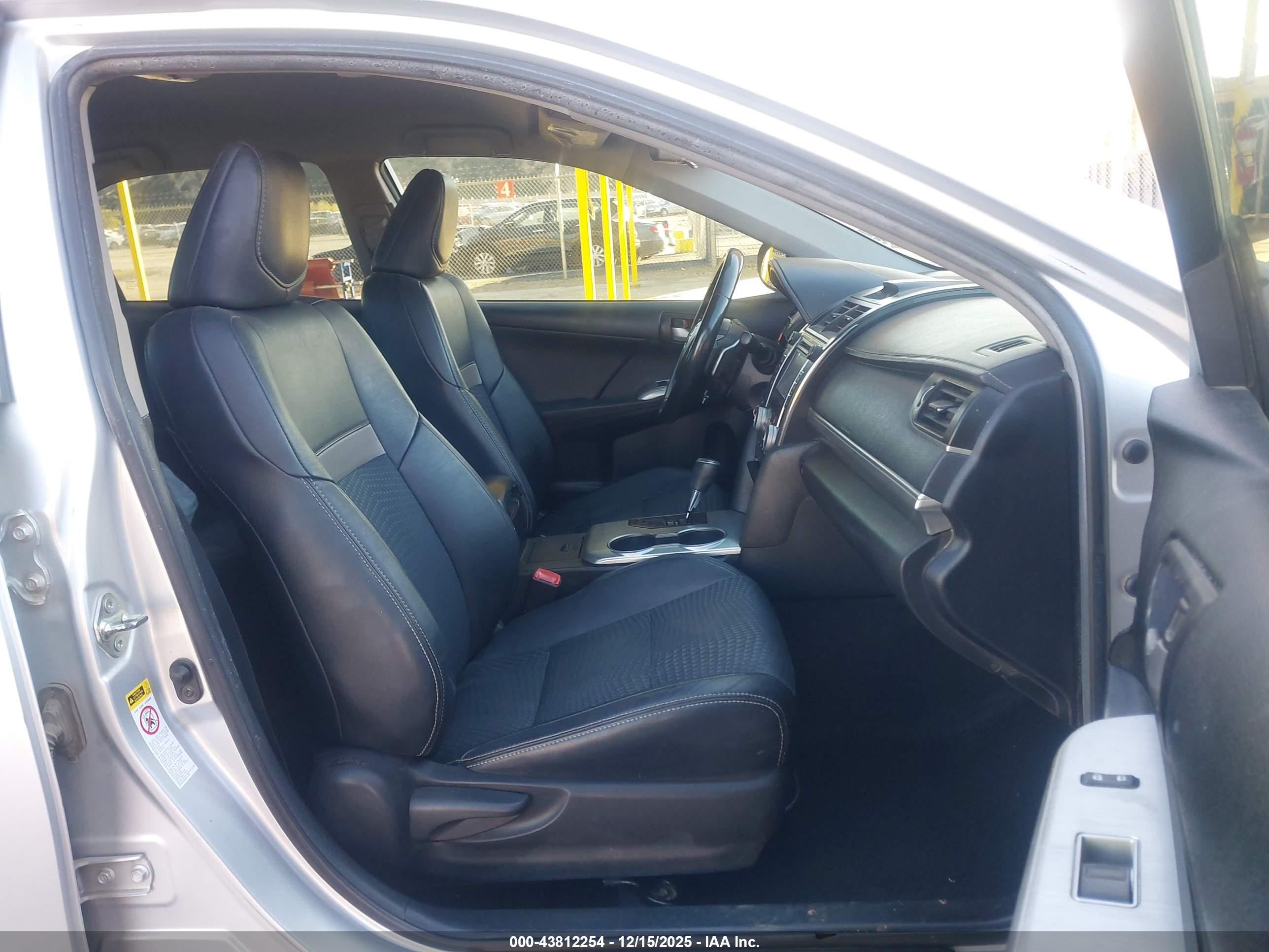 TOYOTA CAMRY image 5