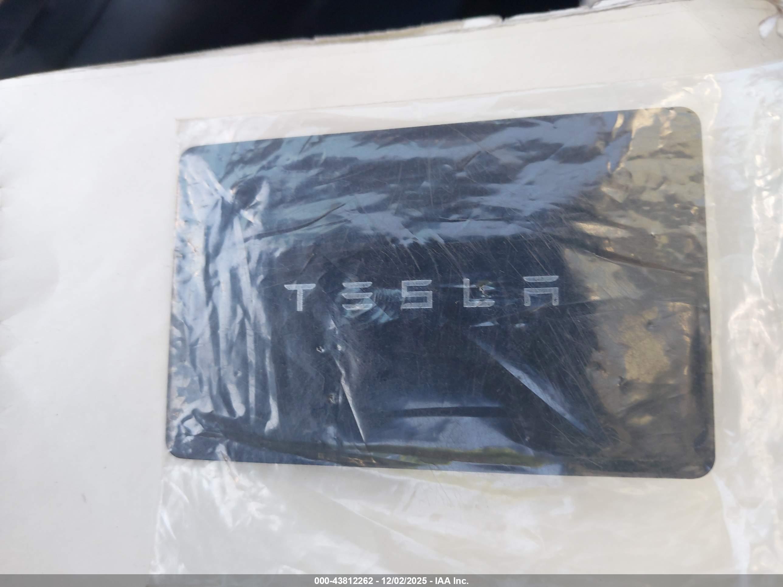 TESLA MODEL image 11