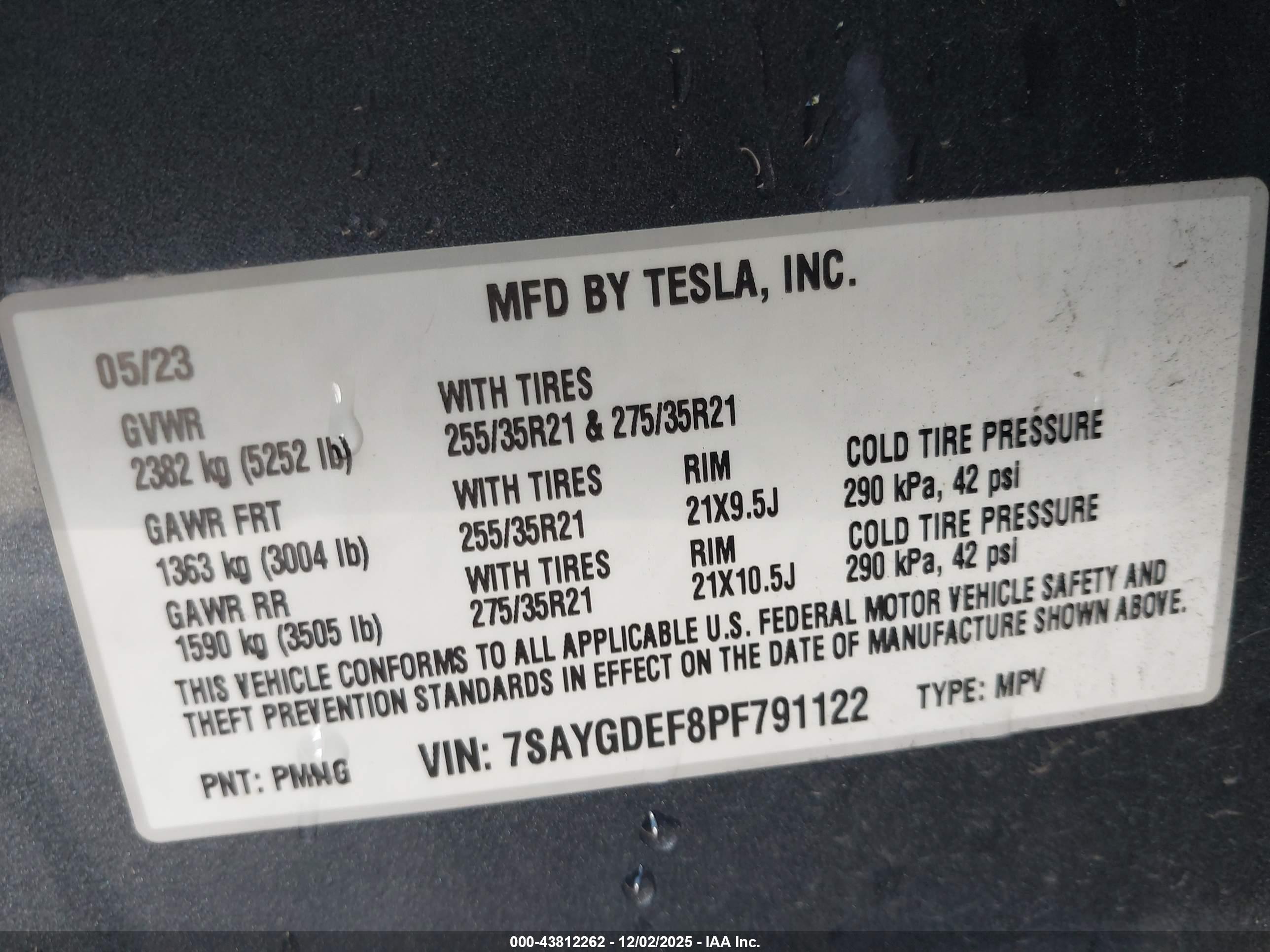 TESLA MODEL image 9