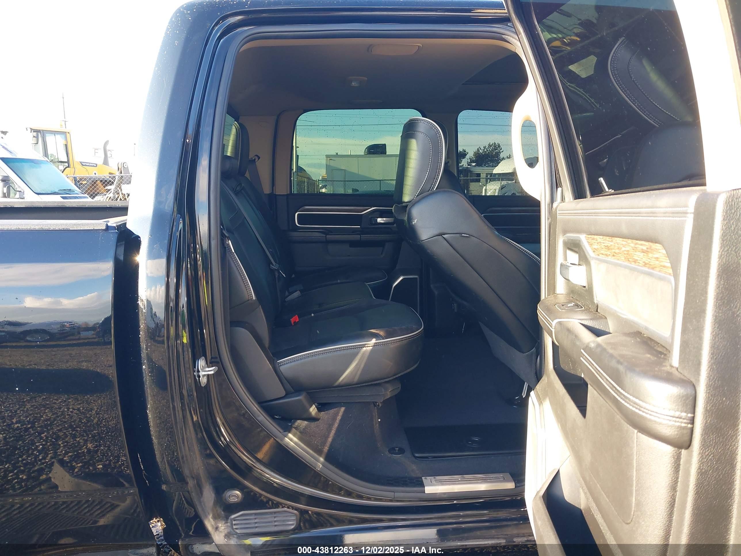 RAM 3500 image 7
